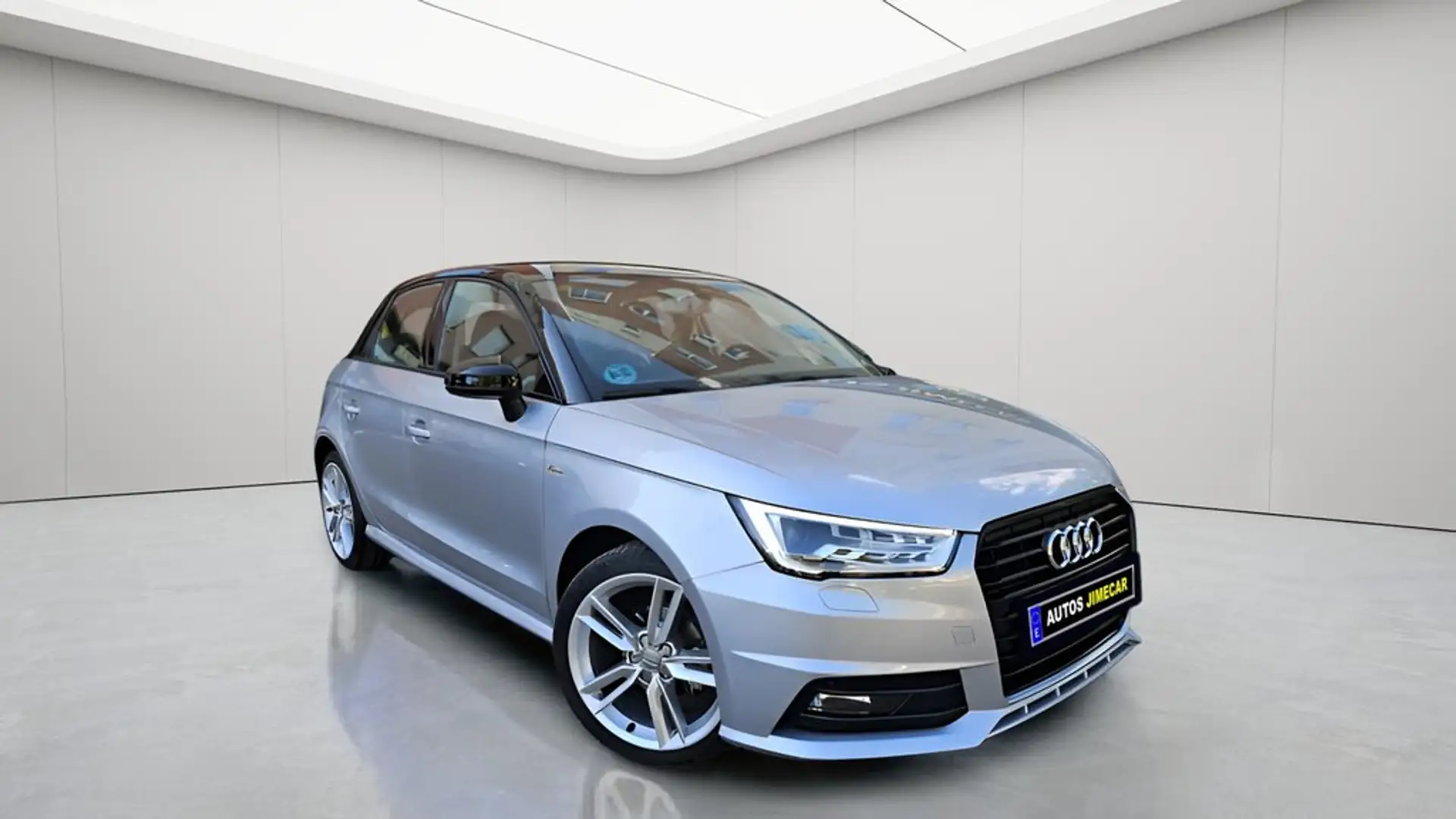 Audi A1 Adrenalin 1.0 TFSI 70kW (95CV) Sportback Grigio - 2