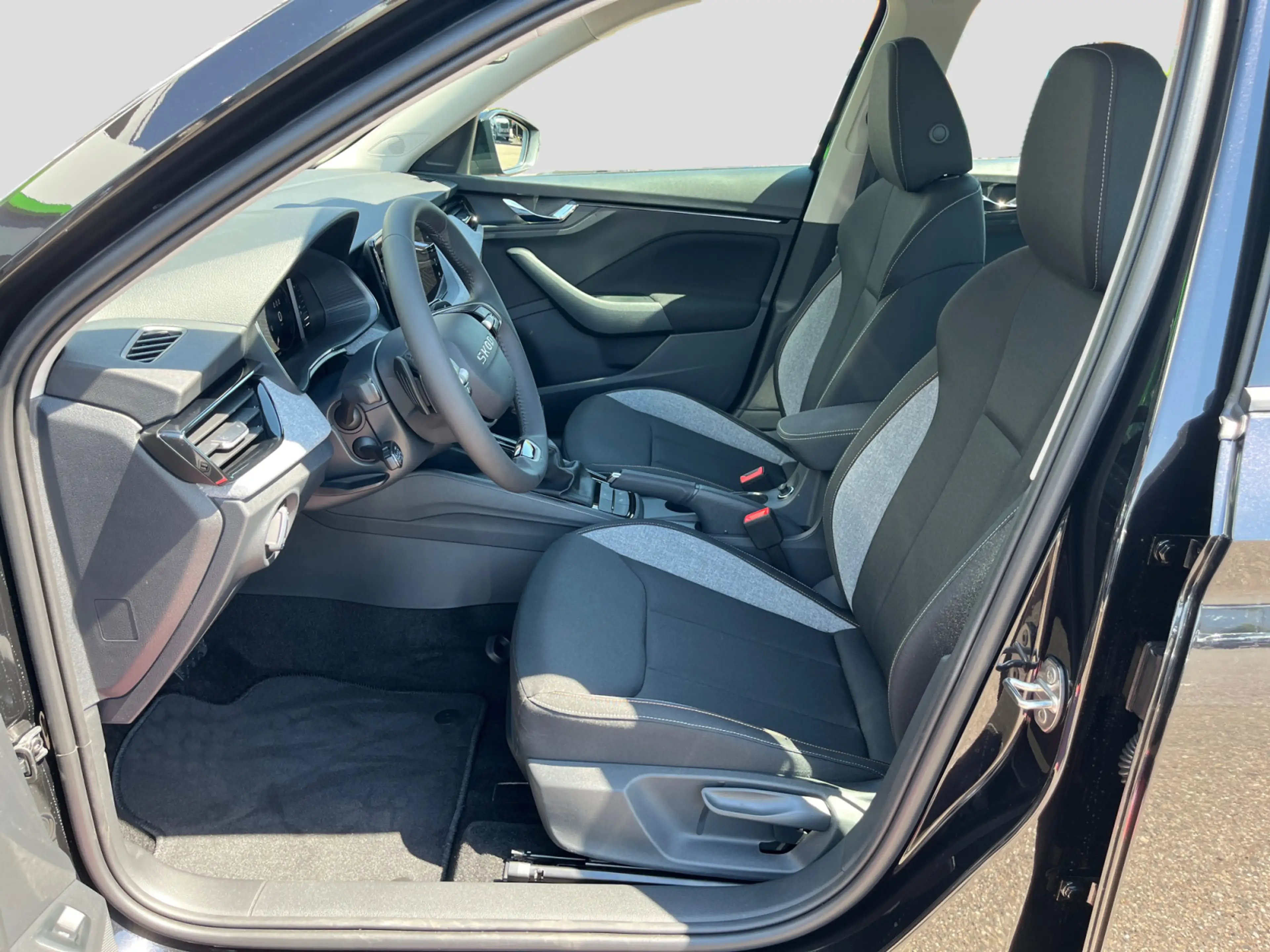 Skoda Kamiq Balance 1,0 TSI DSG Navi ACC AHK KESSY SHZ — photo 10