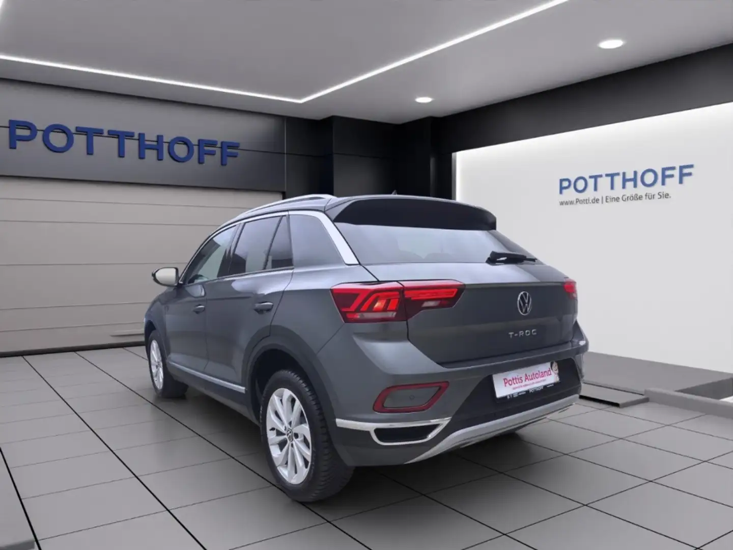 Volkswagen T-Roc 1.5 TSI DSG STYLE NAVI AHK PDC SITZHZG Grau - 2
