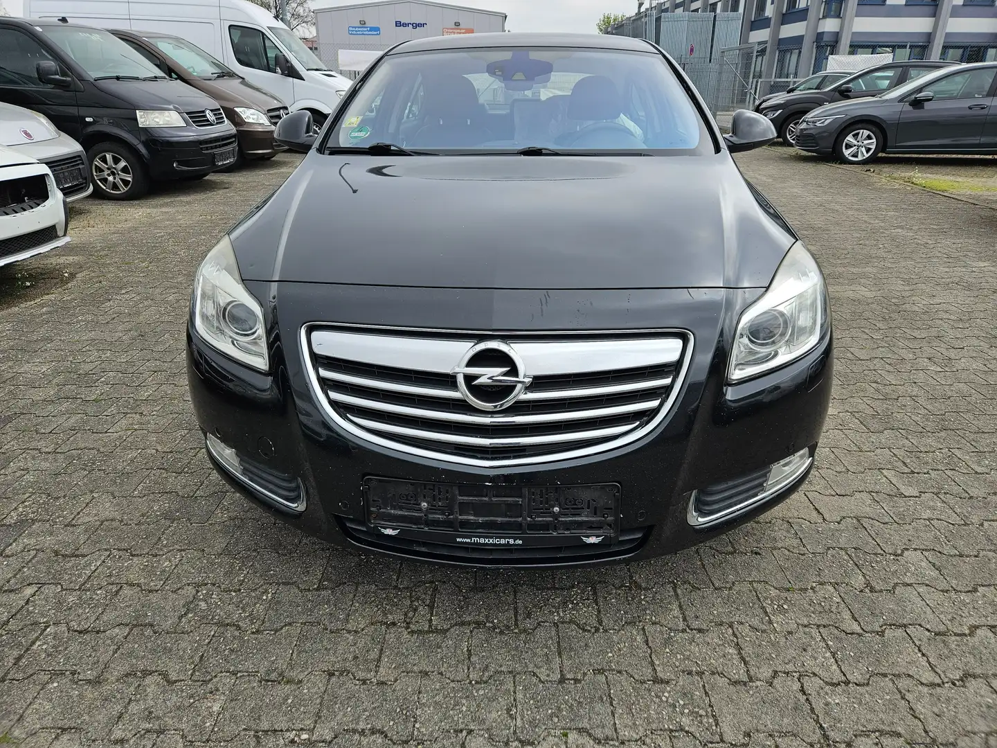 Opel Insignia Innovation Schwarz - 2