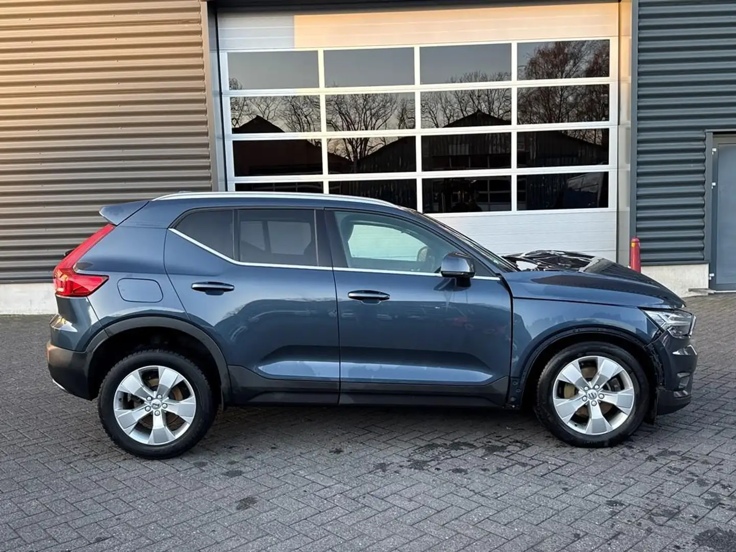 Volvo XC40 2.0 T4 Inscription / harman karon / trekhaak / mem Bleu - 2