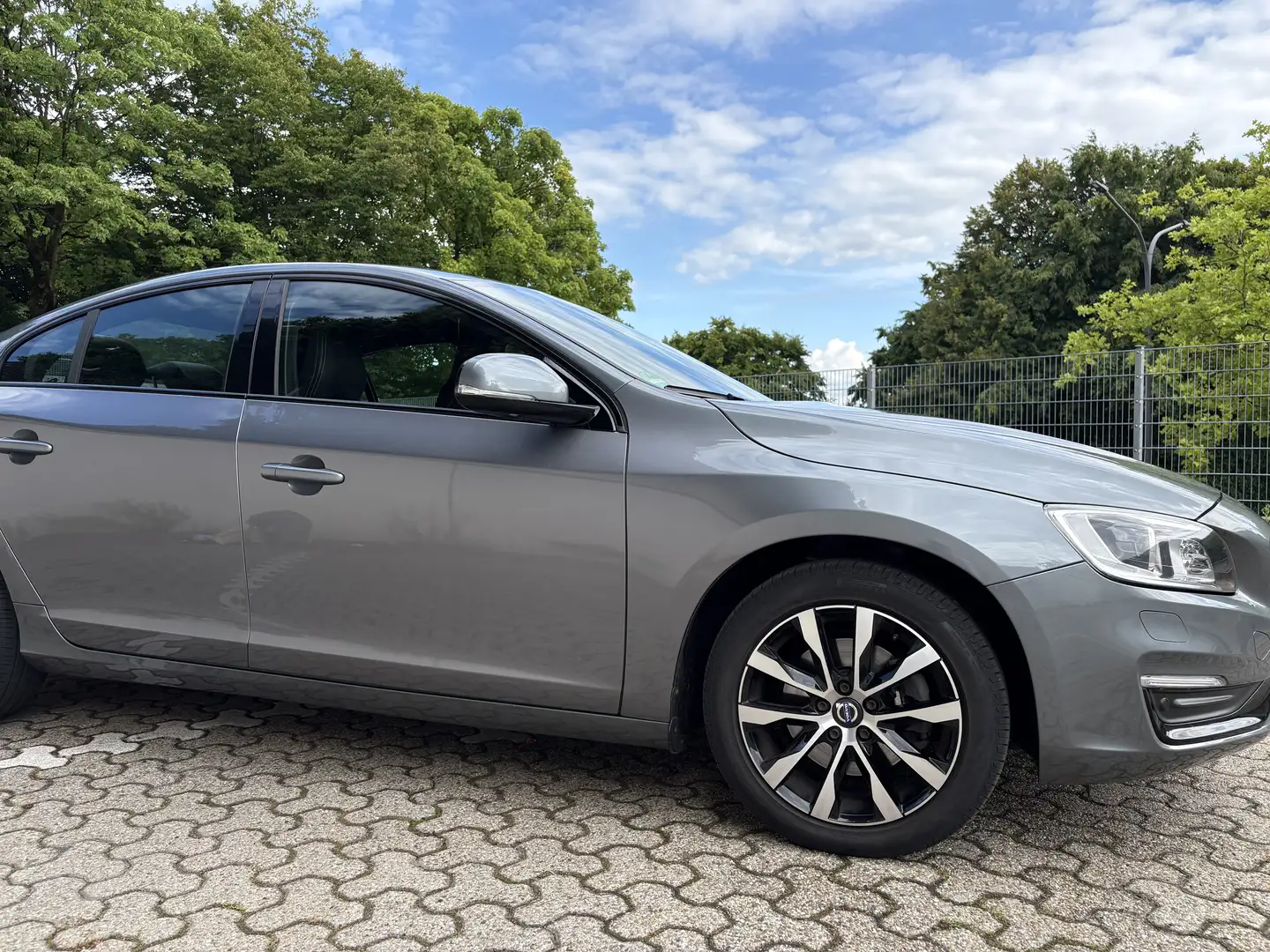 Volvo S60 T3 Geartronic Linje Svart Gri - 2