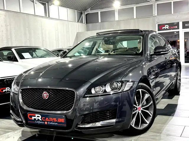 Jaguar XF 2.0 T R-Sport 1e Main Etat Neuf Full Options