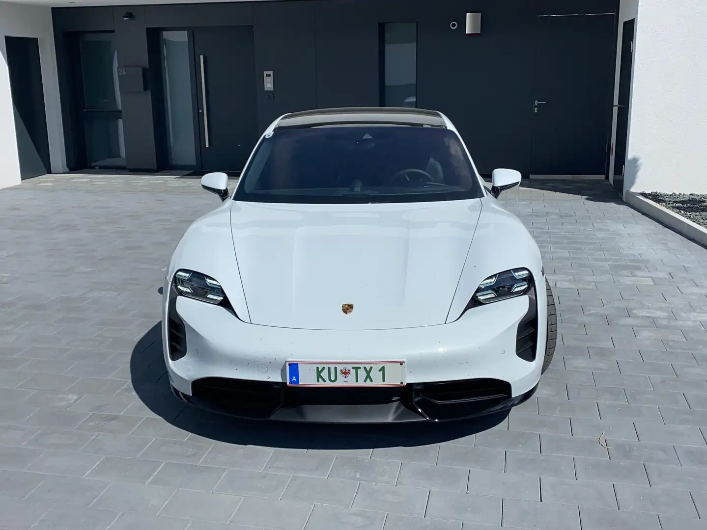 Porsche Taycan Taycan Turbo 83,7kWh Turbo Weiß - 1