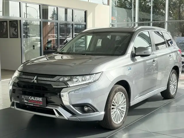 Mitsubishi Outlander PHEV Intro Edition 4WD