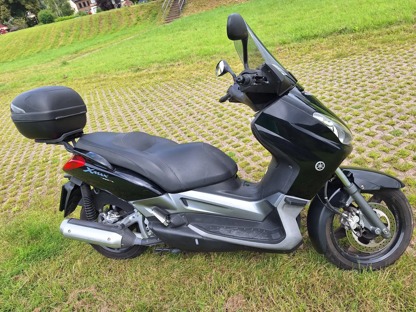 Yamaha X-Max 250 Noir - 1