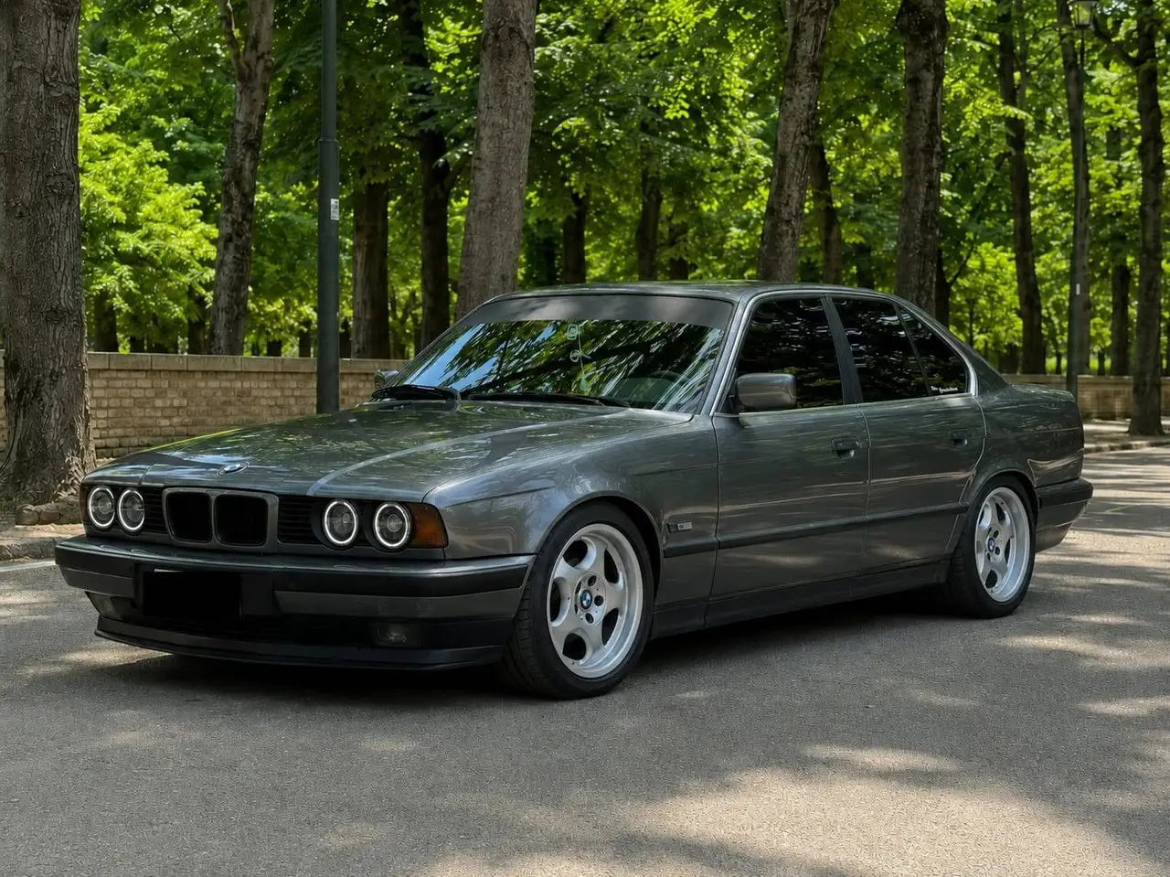 BMW 528i, foto 1