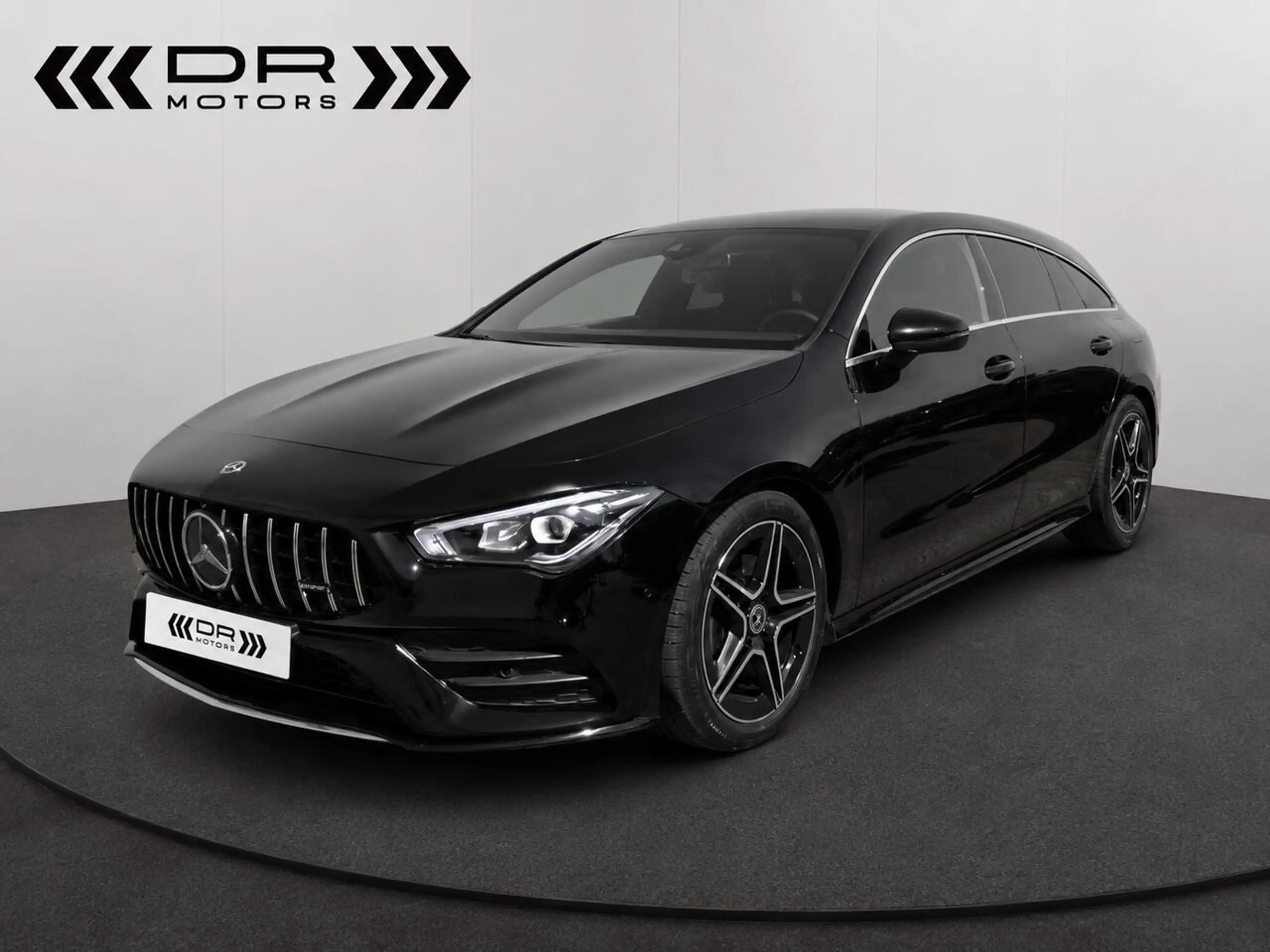 Mercedes-Benz CLA 180 SB - CAMERA - DODE HOEK