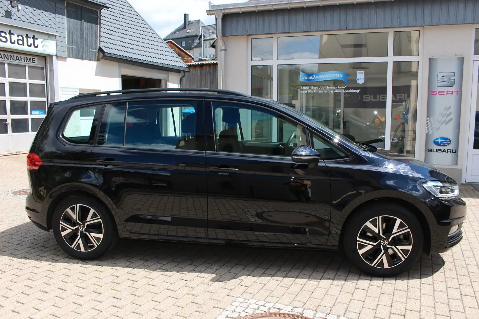 Volkswagen Touran Comfortline 7-Sitzer,AHK,LED,NAVI Schwarz - 2