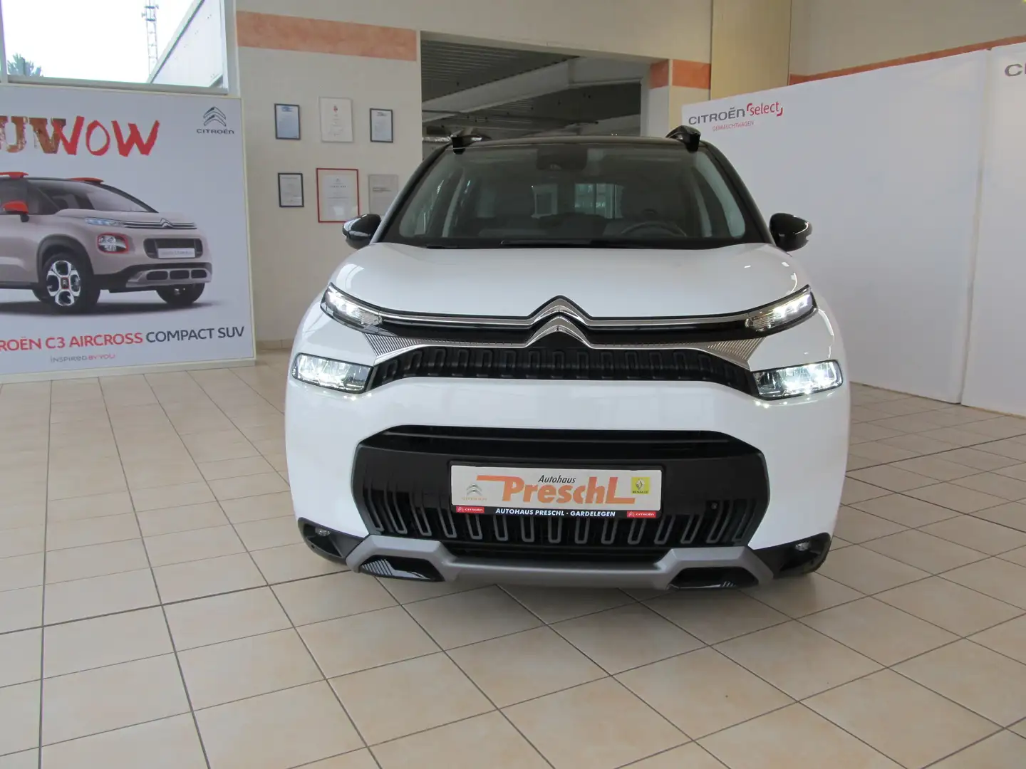 Citroen C3 Aircross Plus 1.2 PT110 Klimaautomatik, Navi, Sitzheizung Weiß - 2
