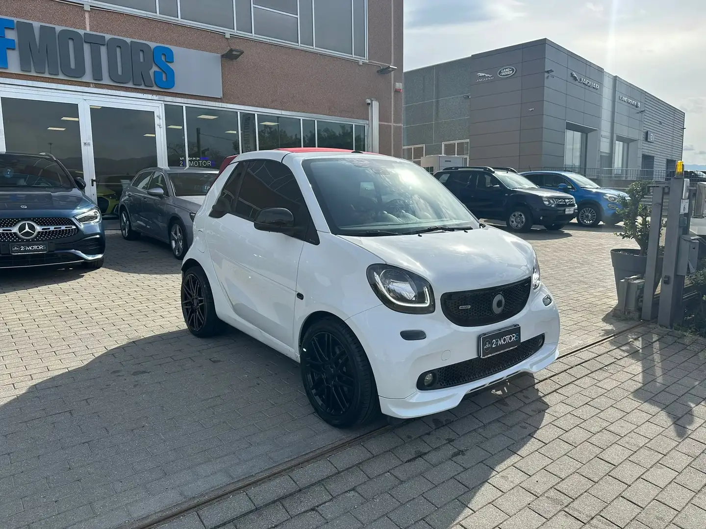 smart forTwo Cabrio 0.9 t Brabus Xclusive 109cv twinamic Bianco - 1