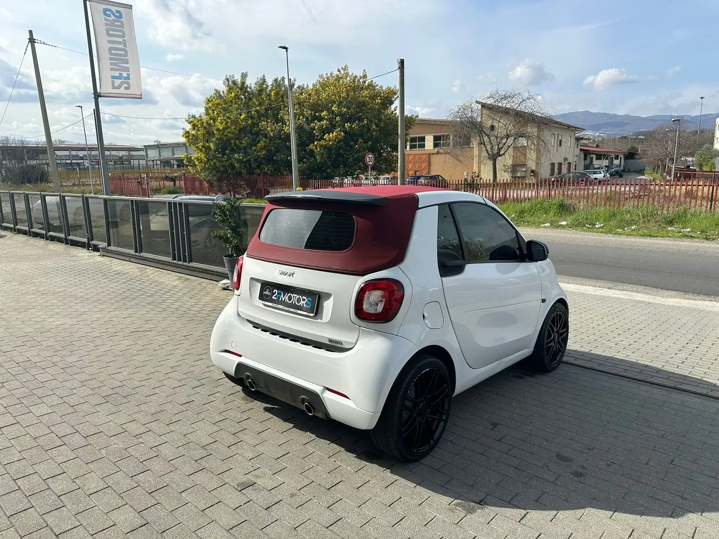 smart forTwo Cabrio 0.9 t Brabus Xclusive 109cv twinamic Bianco - 2