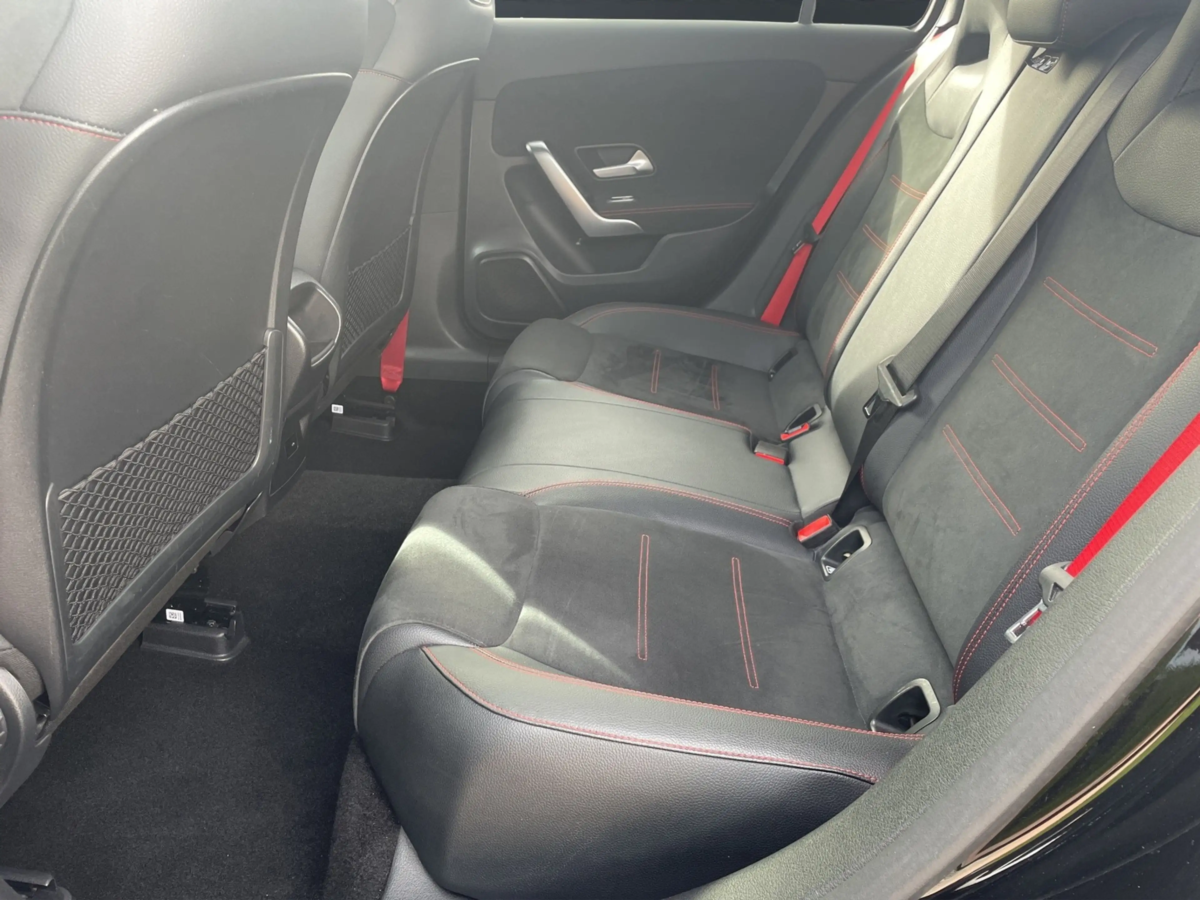 Mercedes-Benz A 35 AMG 4Matic SPEEDSHIFT/MBUX-PLUS/LED/RFK/SHZ — photo 10