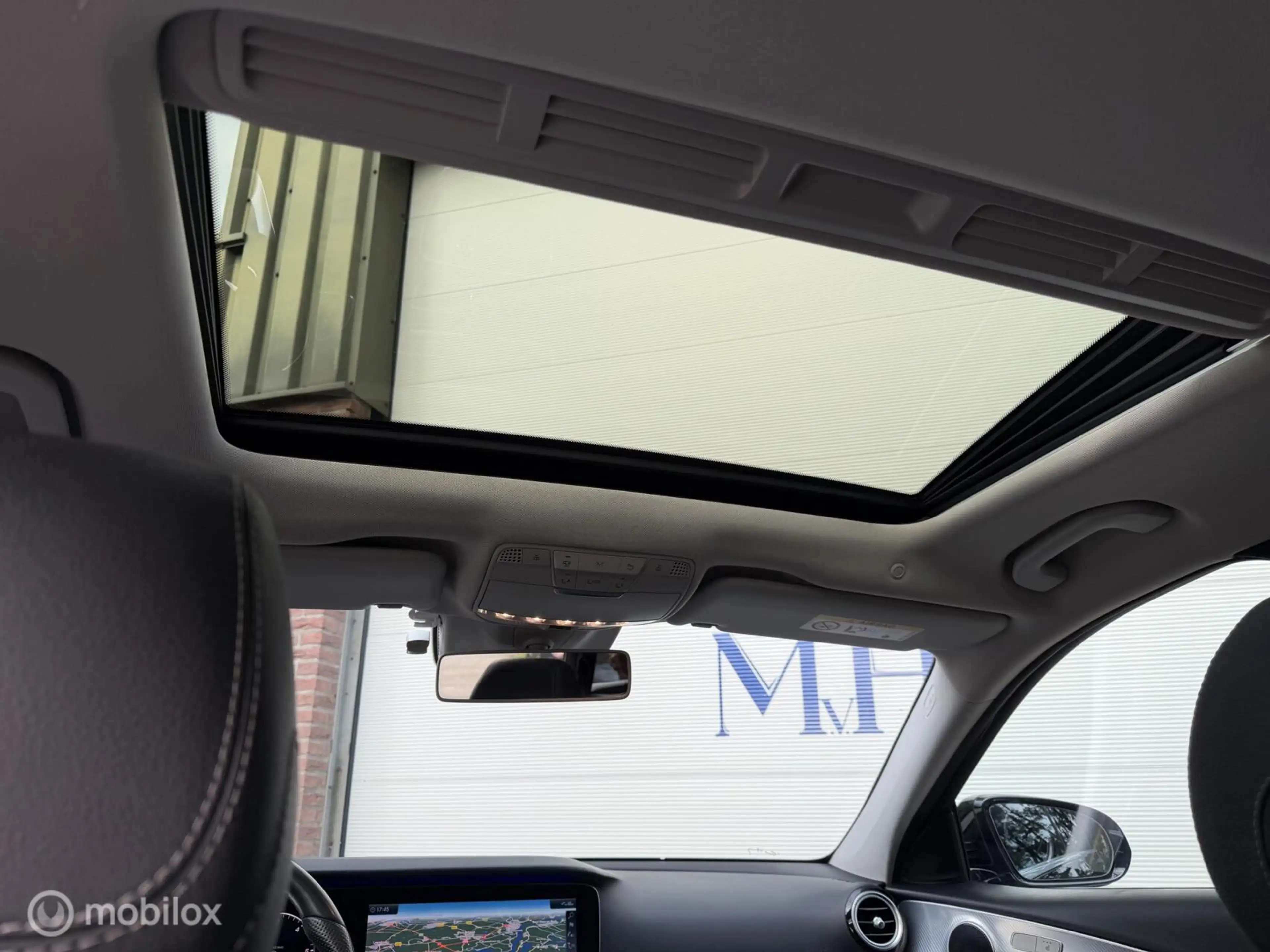 Mercedes-Benz E 350 Estate d 4Matic Premium — photo 25