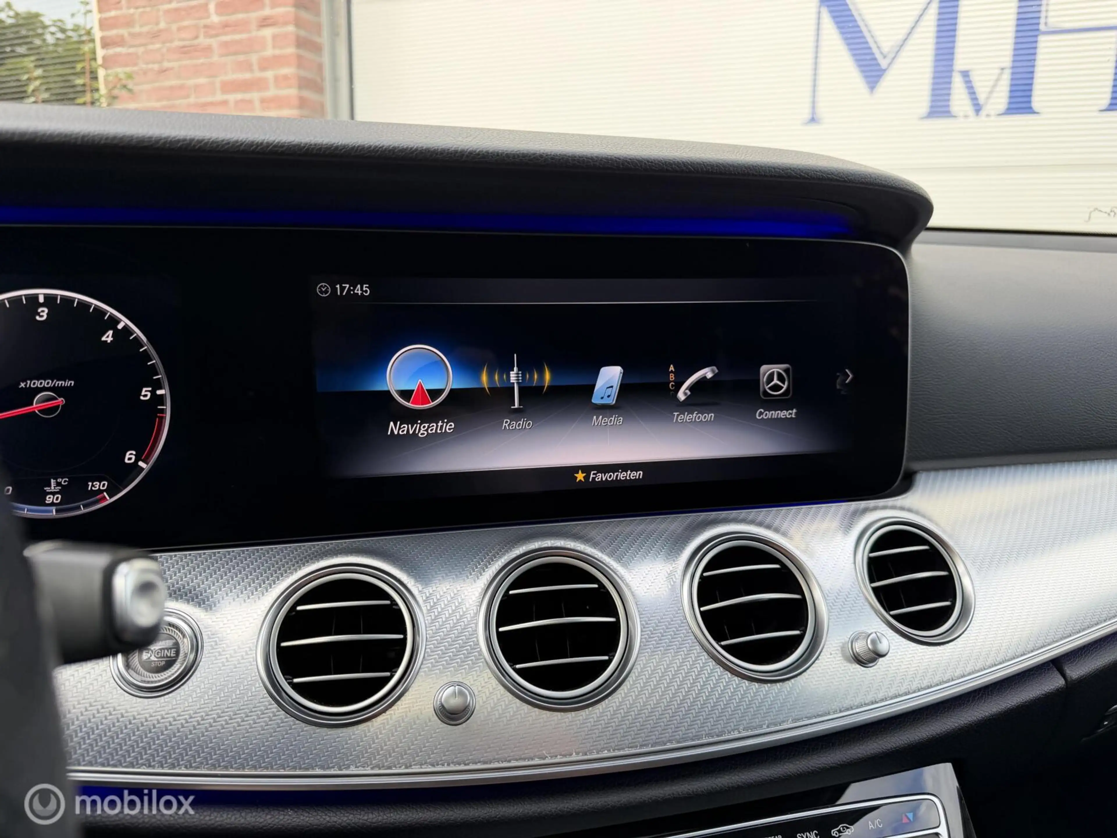 Mercedes-Benz E 350 Estate d 4Matic Premium — photo 13