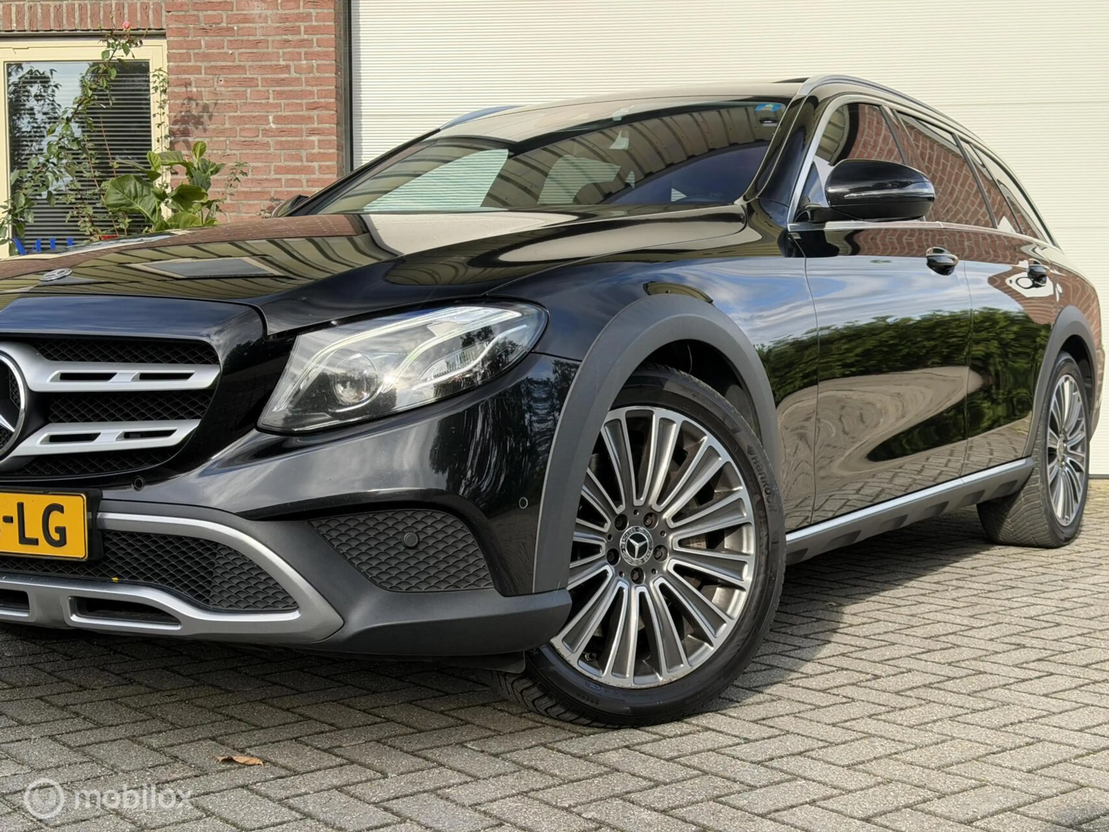 Mercedes-Benz E 350 Estate d 4Matic Premium — photo 24