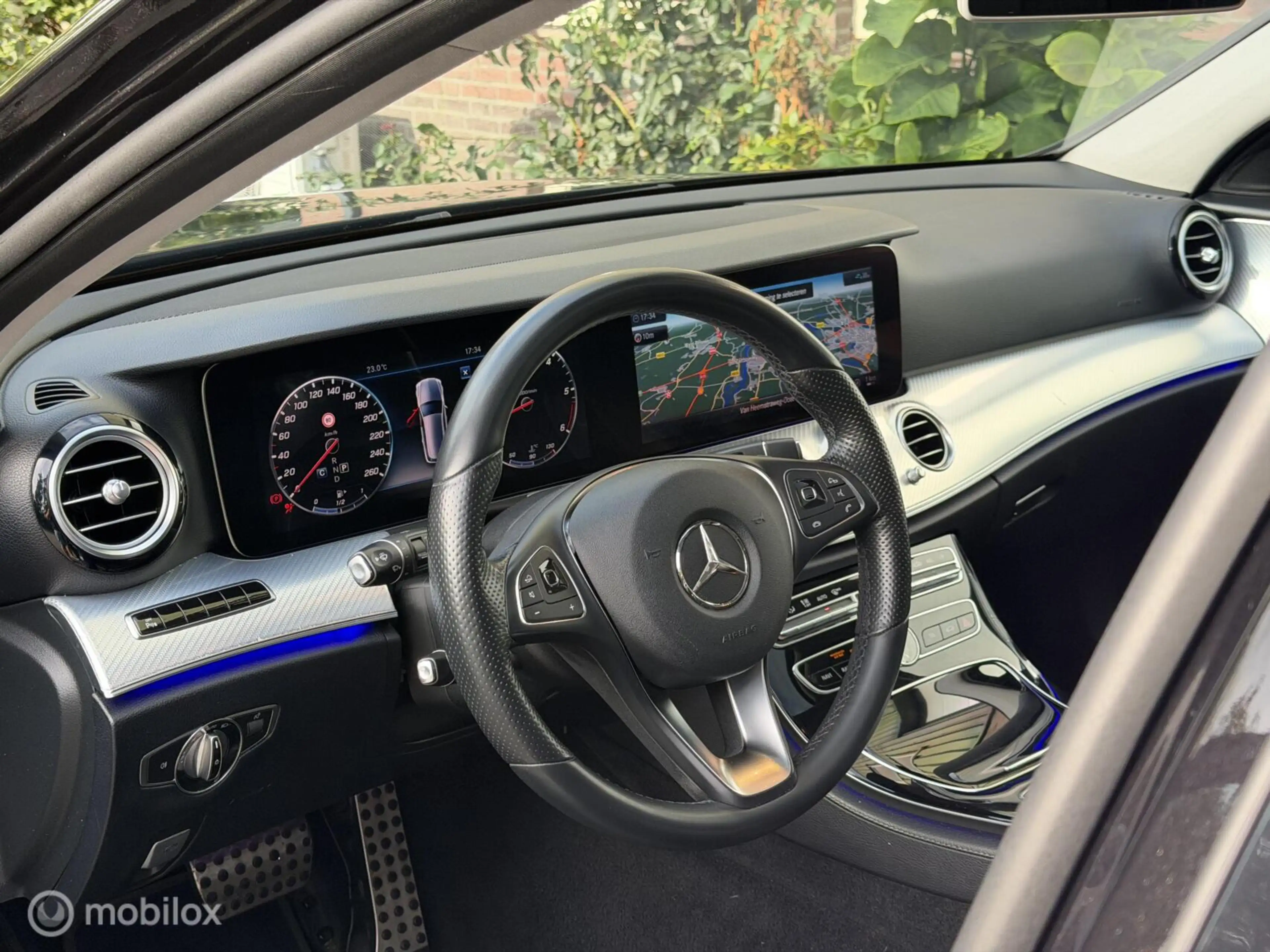 Mercedes-Benz E 350 Estate d 4Matic Premium — photo 21