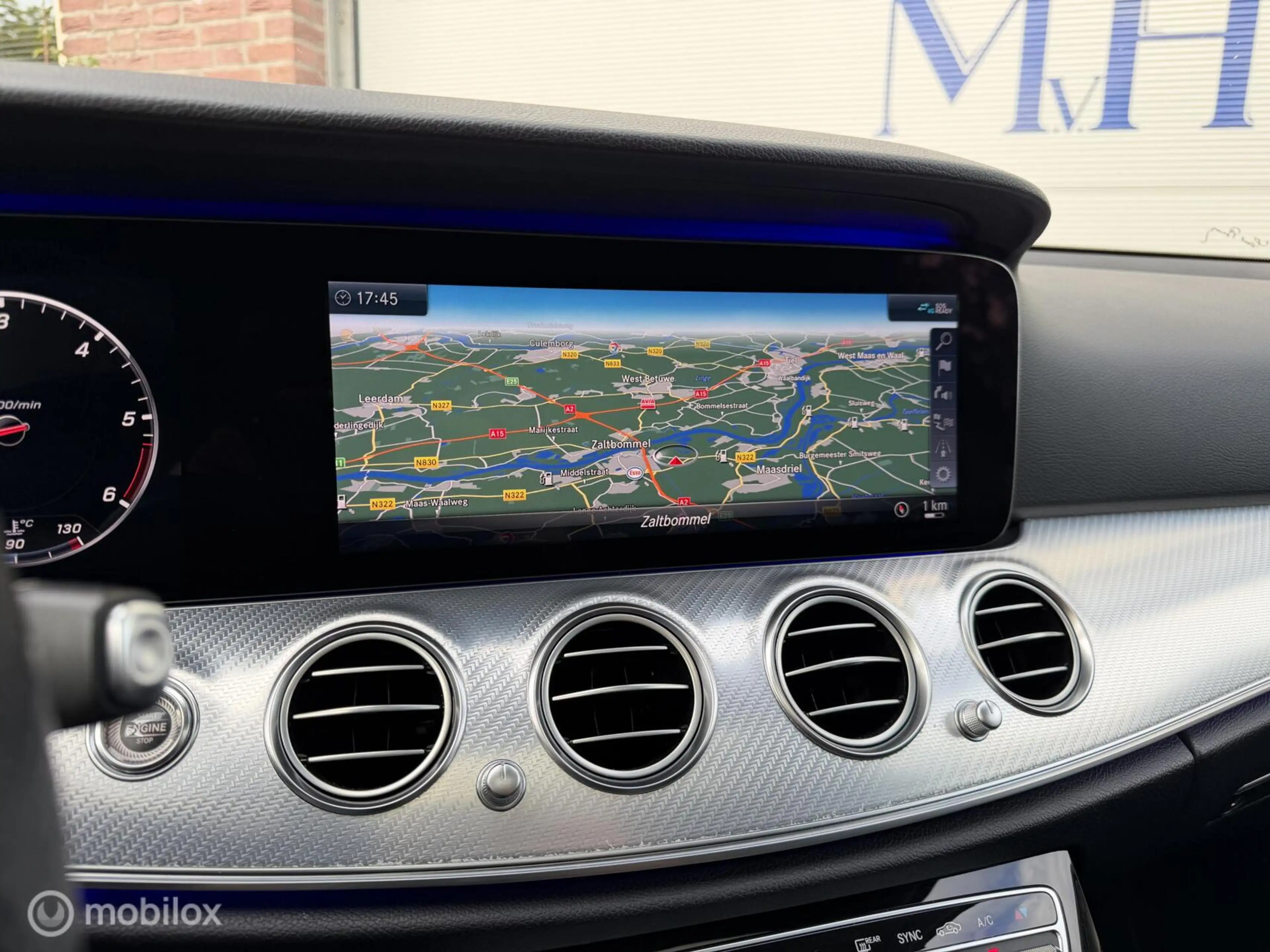 Mercedes-Benz E 350 Estate d 4Matic Premium — photo 12