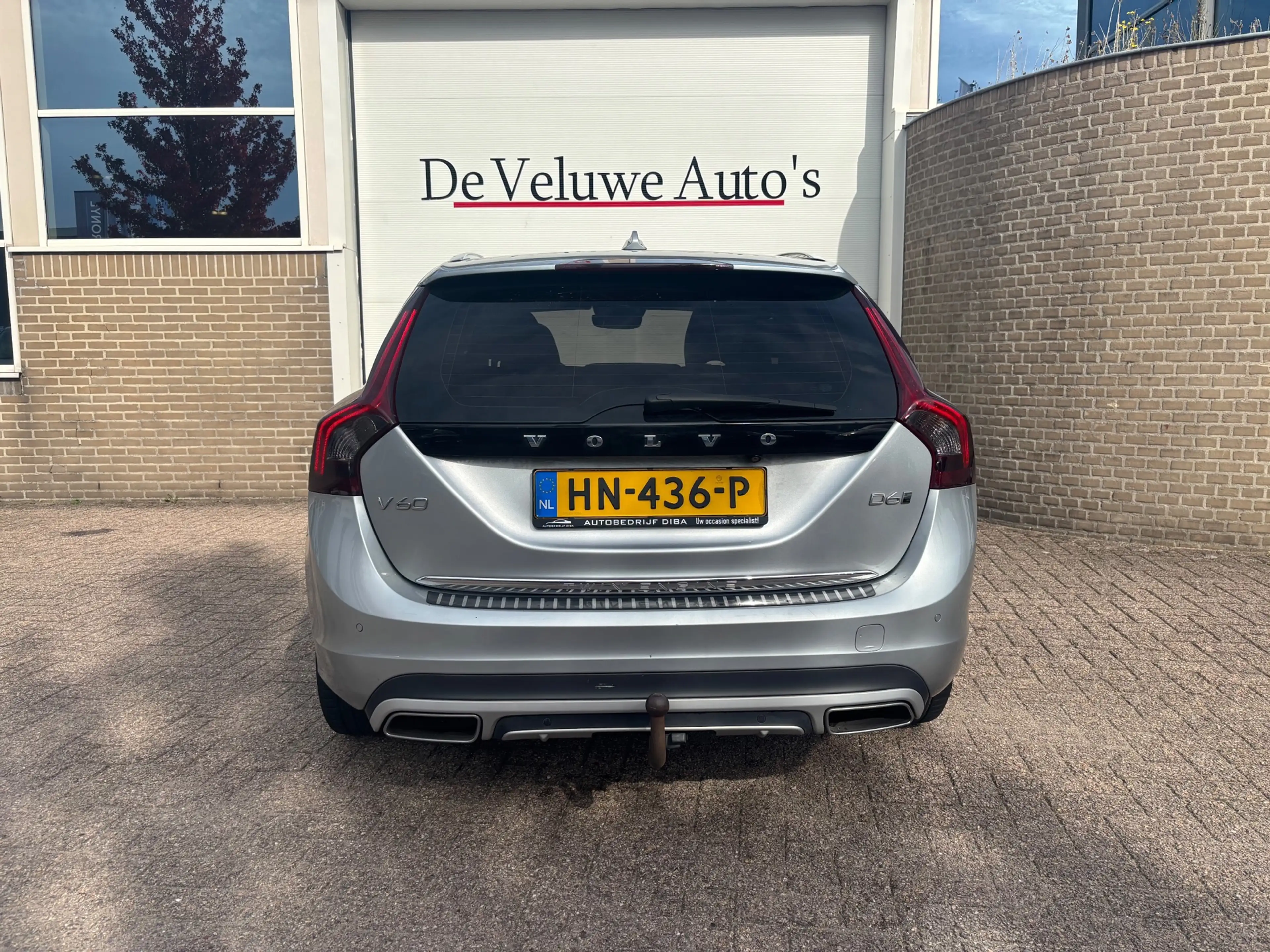 Volvo V60 2.4 D6 Twin Engine R-Design 286PK|Pano|H&K|Trekh. — photo 7