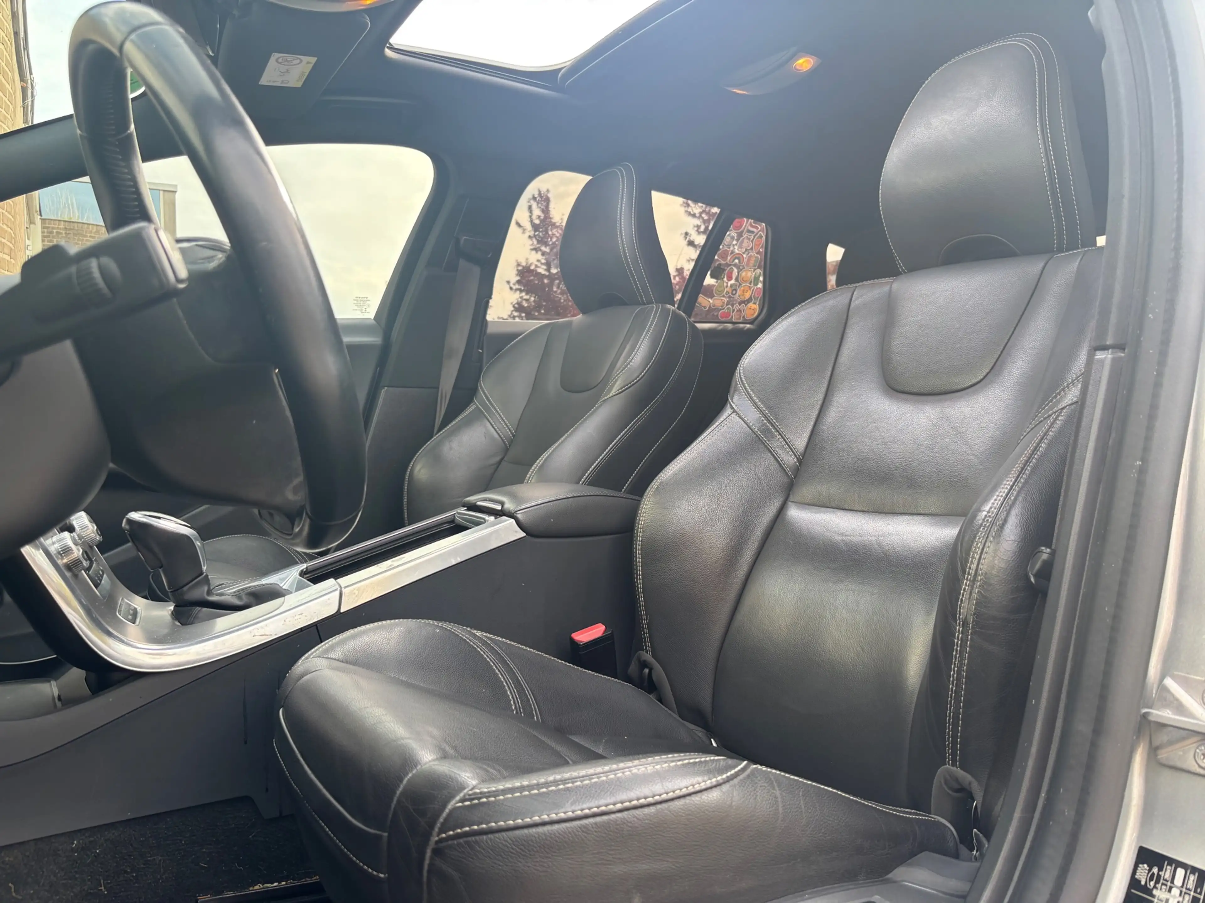 Volvo V60 2.4 D6 Twin Engine R-Design 286PK|Pano|H&K|Trekh. — photo 8