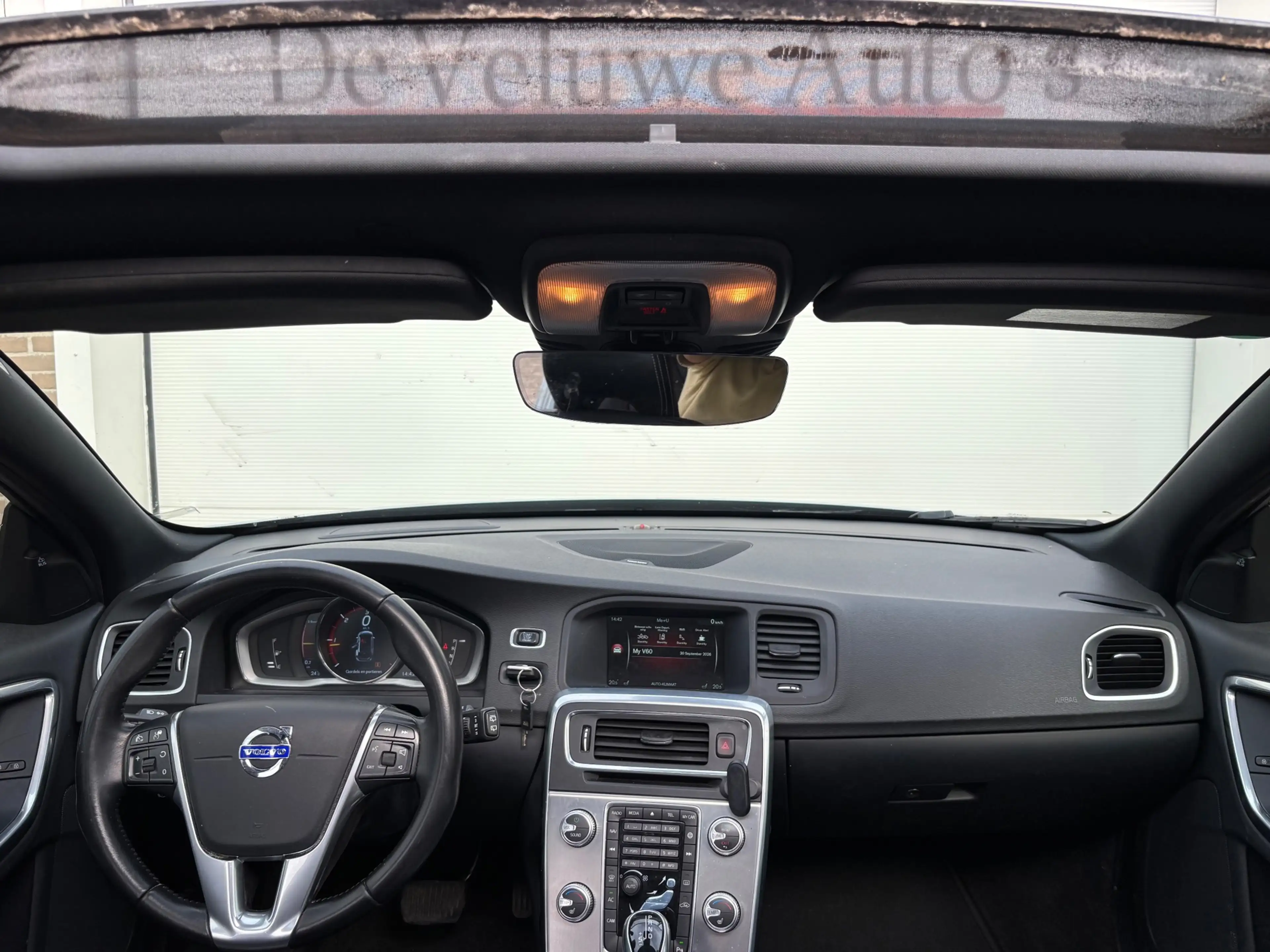 Volvo V60 2.4 D6 Twin Engine R-Design 286PK|Pano|H&K|Trekh. — photo 3