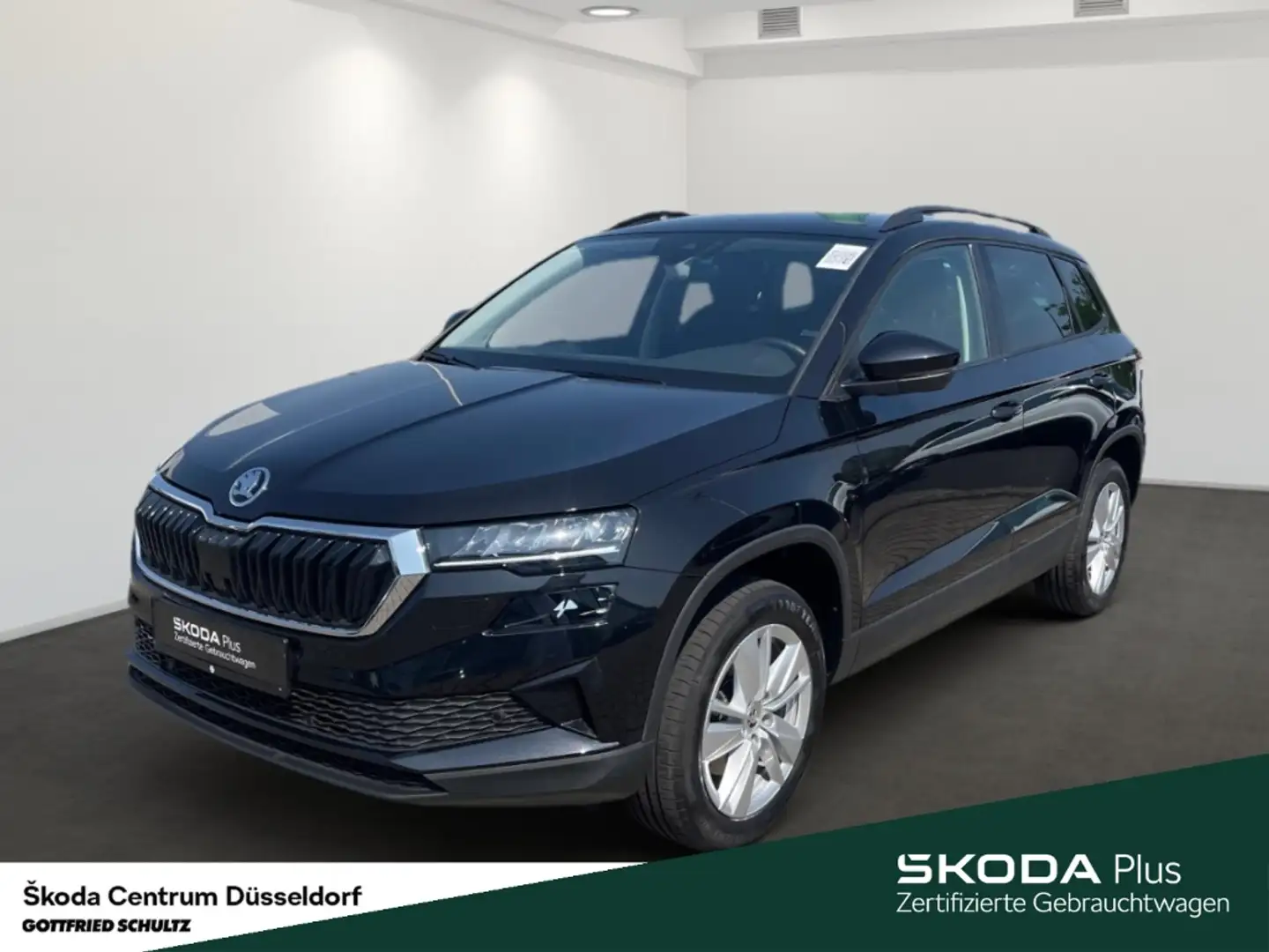 Skoda Karoq Selection AHK Komfort-Paket Plus Fahrassistenz-Pak Zwart - 2