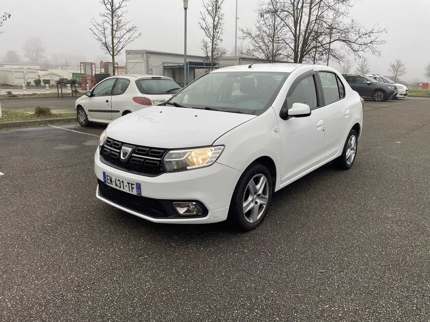 Dacia Logan Lauréate - 1