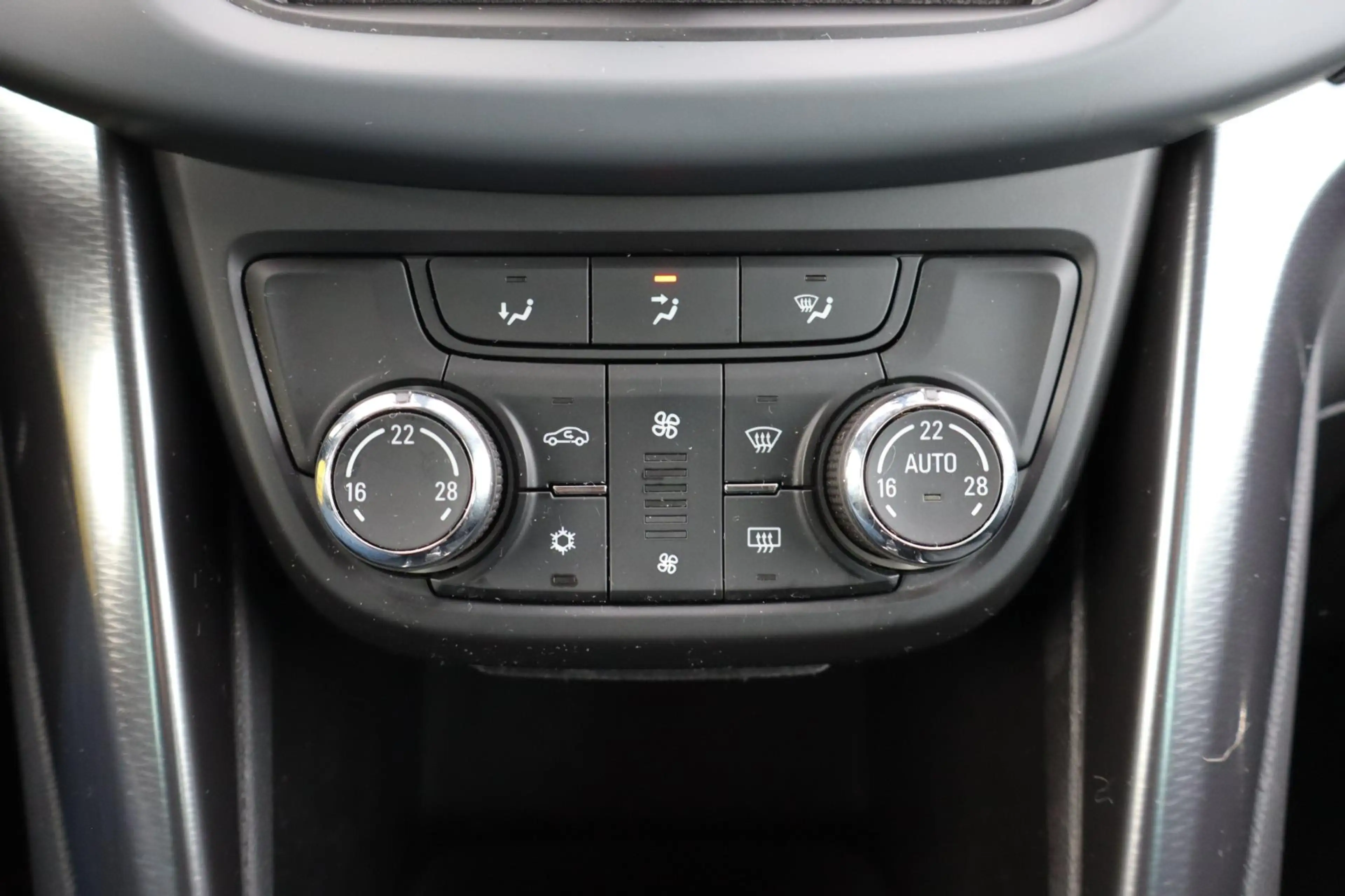 Opel Zafira Tourer 1.4 Cosmo Trekhaak — photo 13