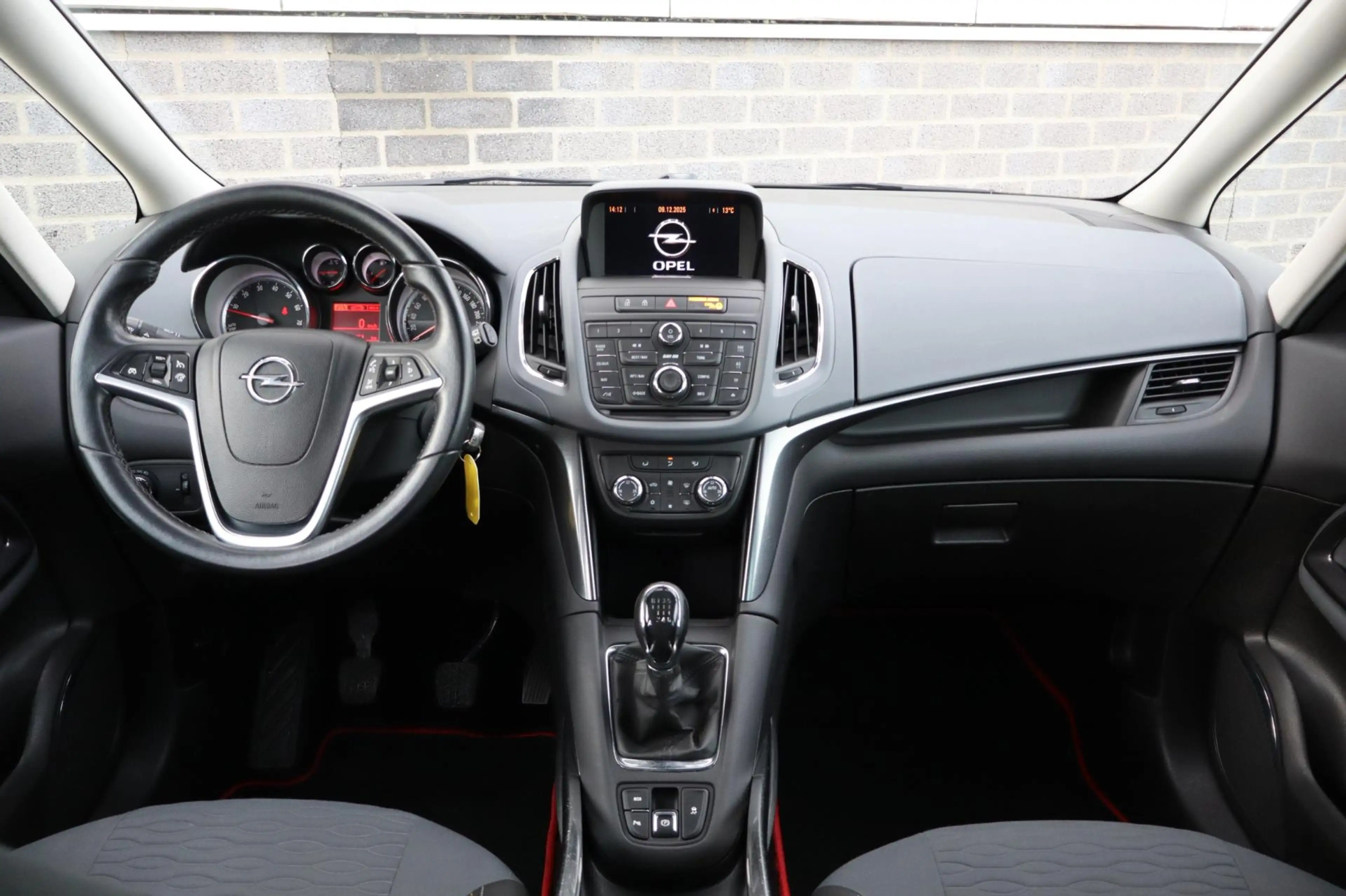 Opel Zafira Tourer 1.4 Cosmo Trekhaak — photo 11
