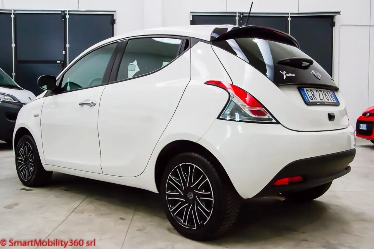 Lancia Ypsilon 2023
