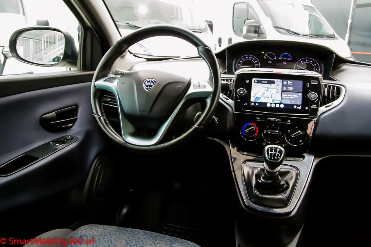 Lancia Ypsilon 2023 — фото 7