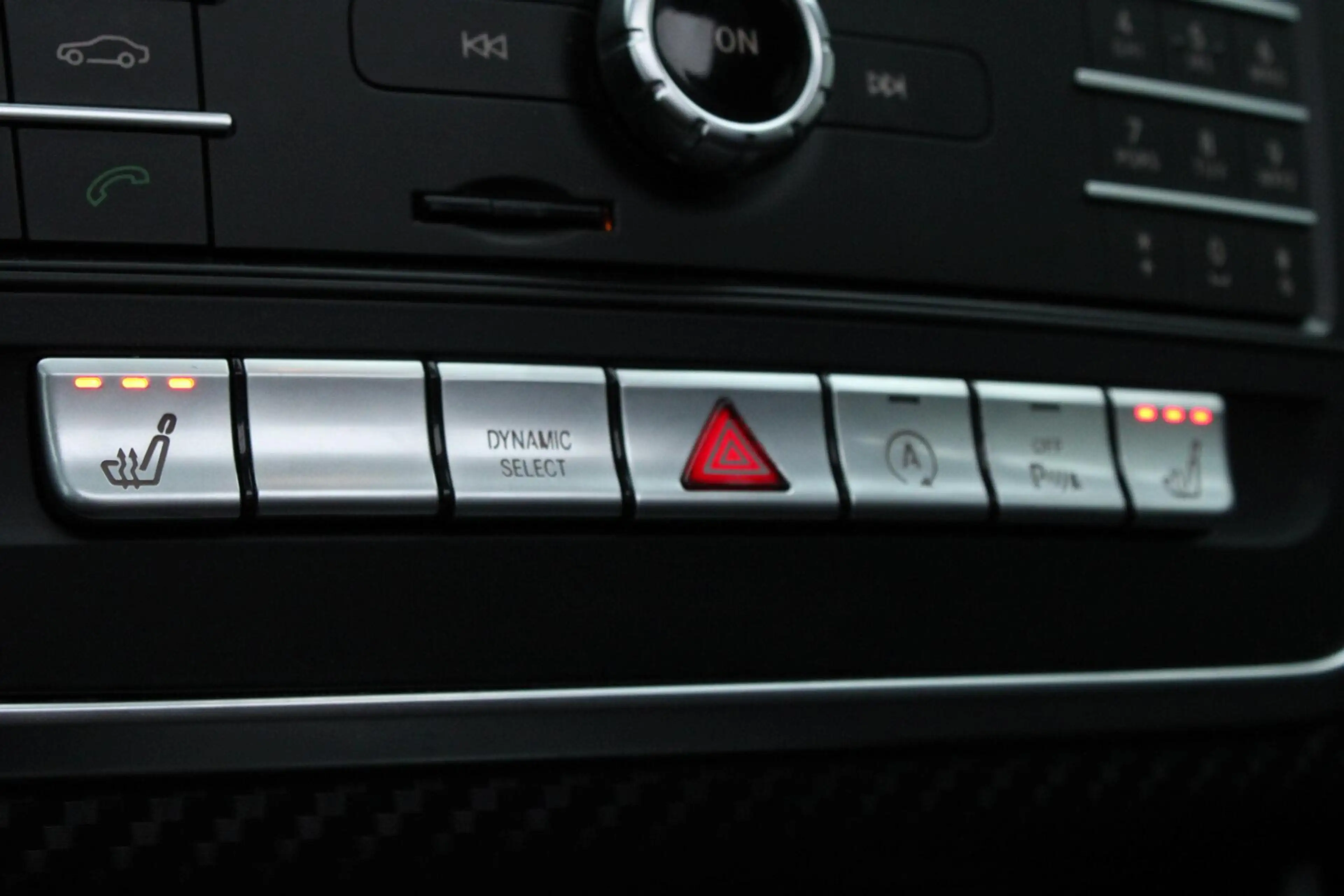 Mercedes-Benz A 180 AMG Night Edition Plus — photo 23
