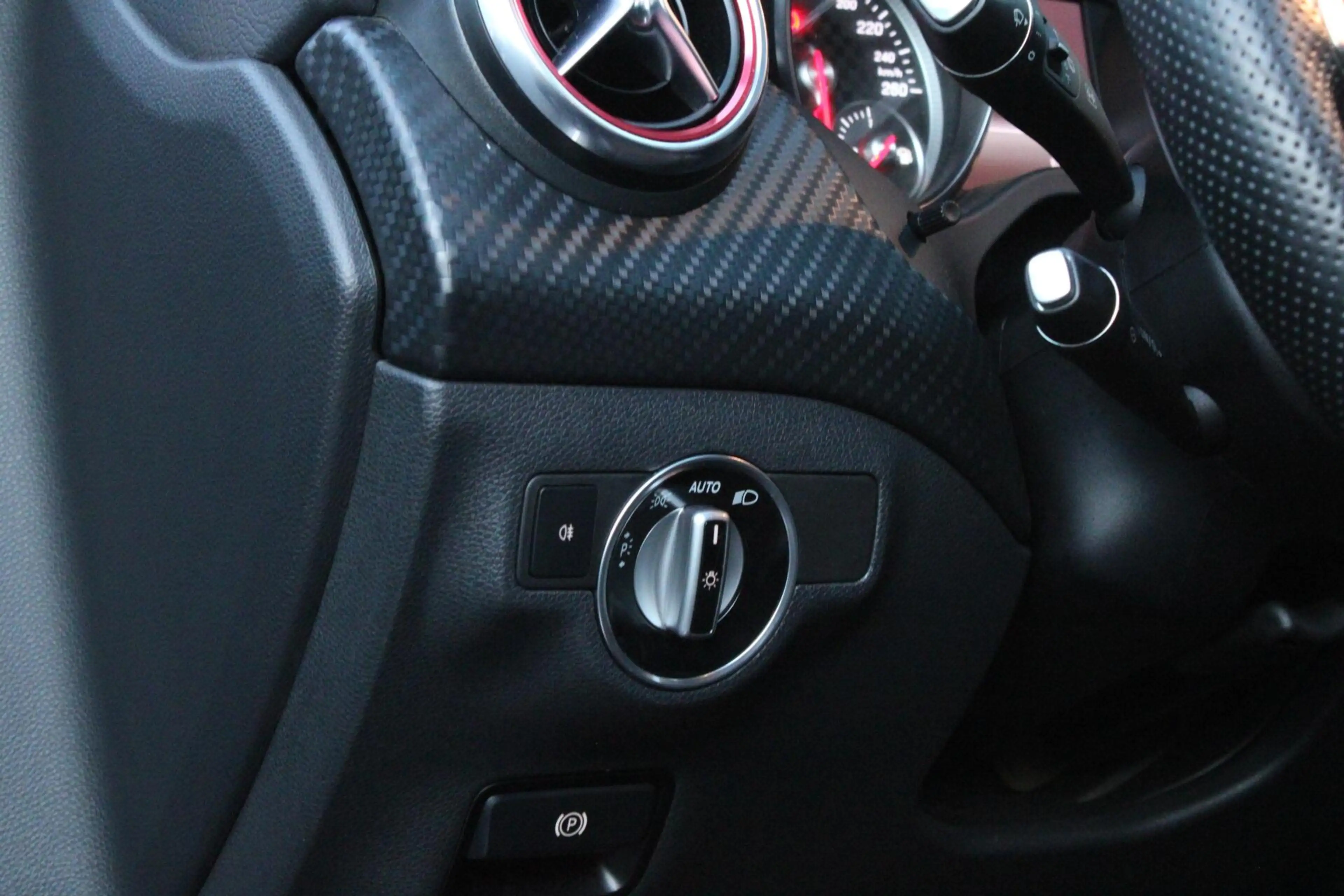 Mercedes-Benz A 180 AMG Night Edition Plus — photo 37