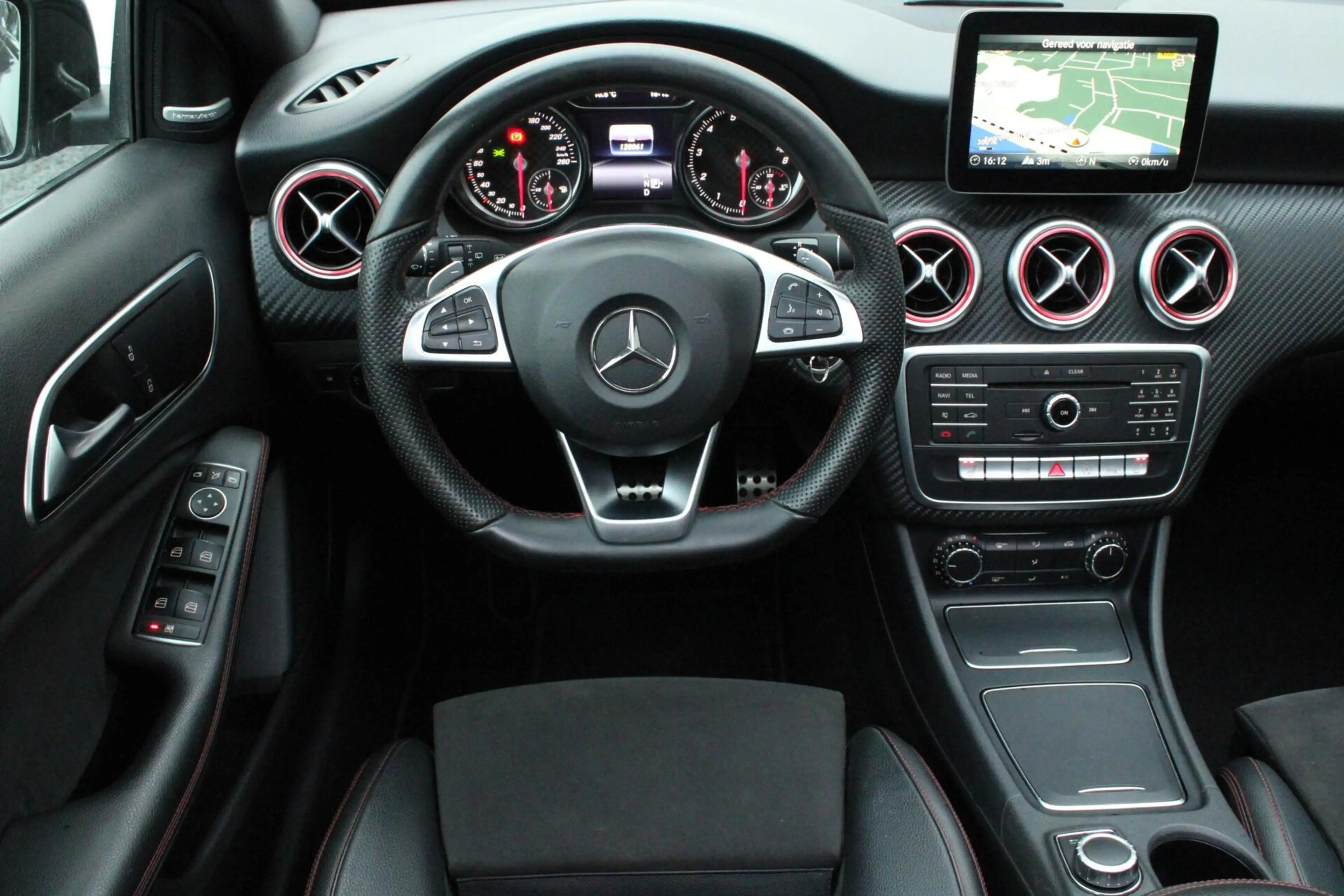 Mercedes-Benz A 180 AMG Night Edition Plus — photo 24