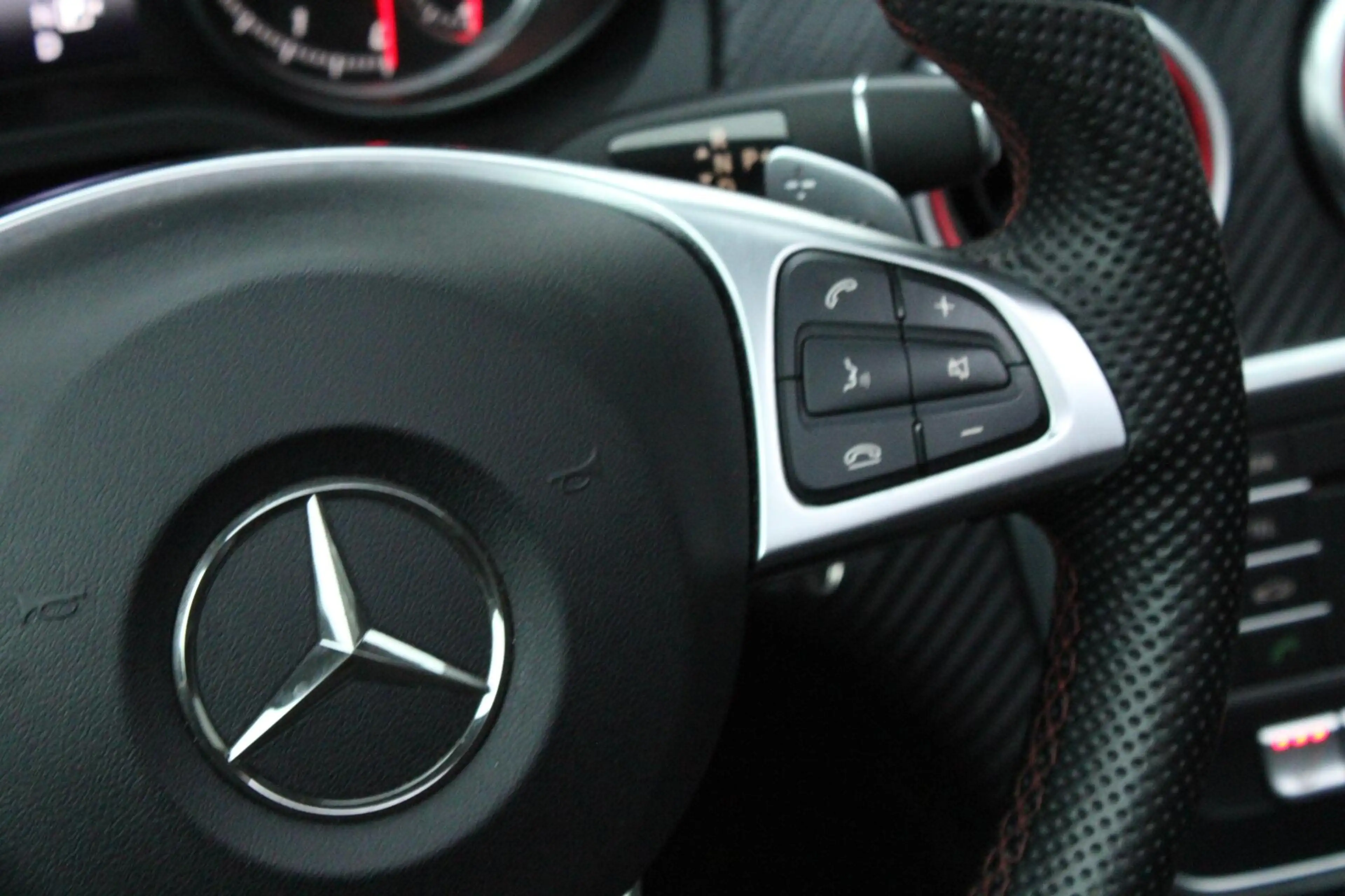 Mercedes-Benz A 180 AMG Night Edition Plus — photo 28