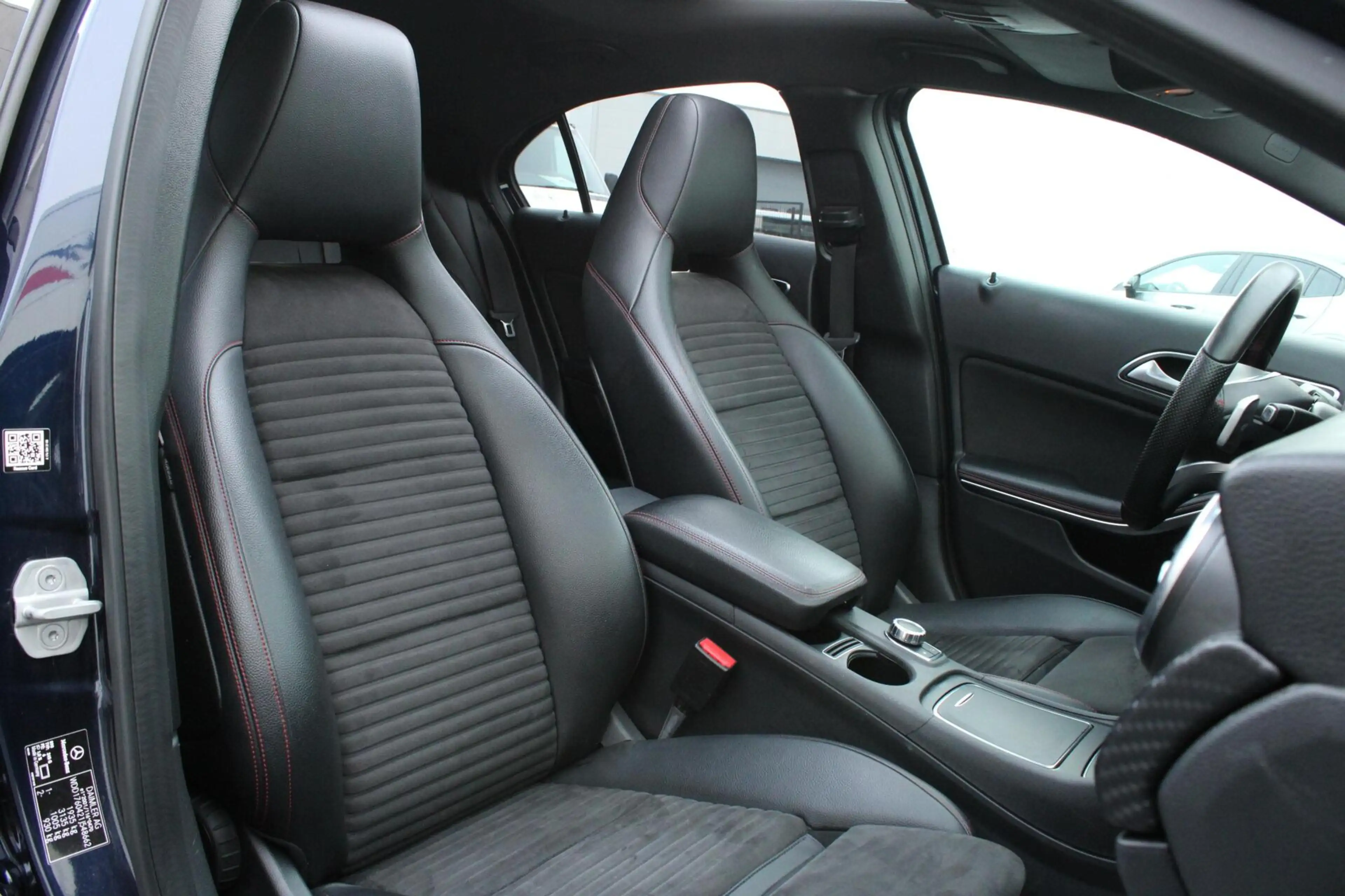 Mercedes-Benz A 180 AMG Night Edition Plus — photo 13