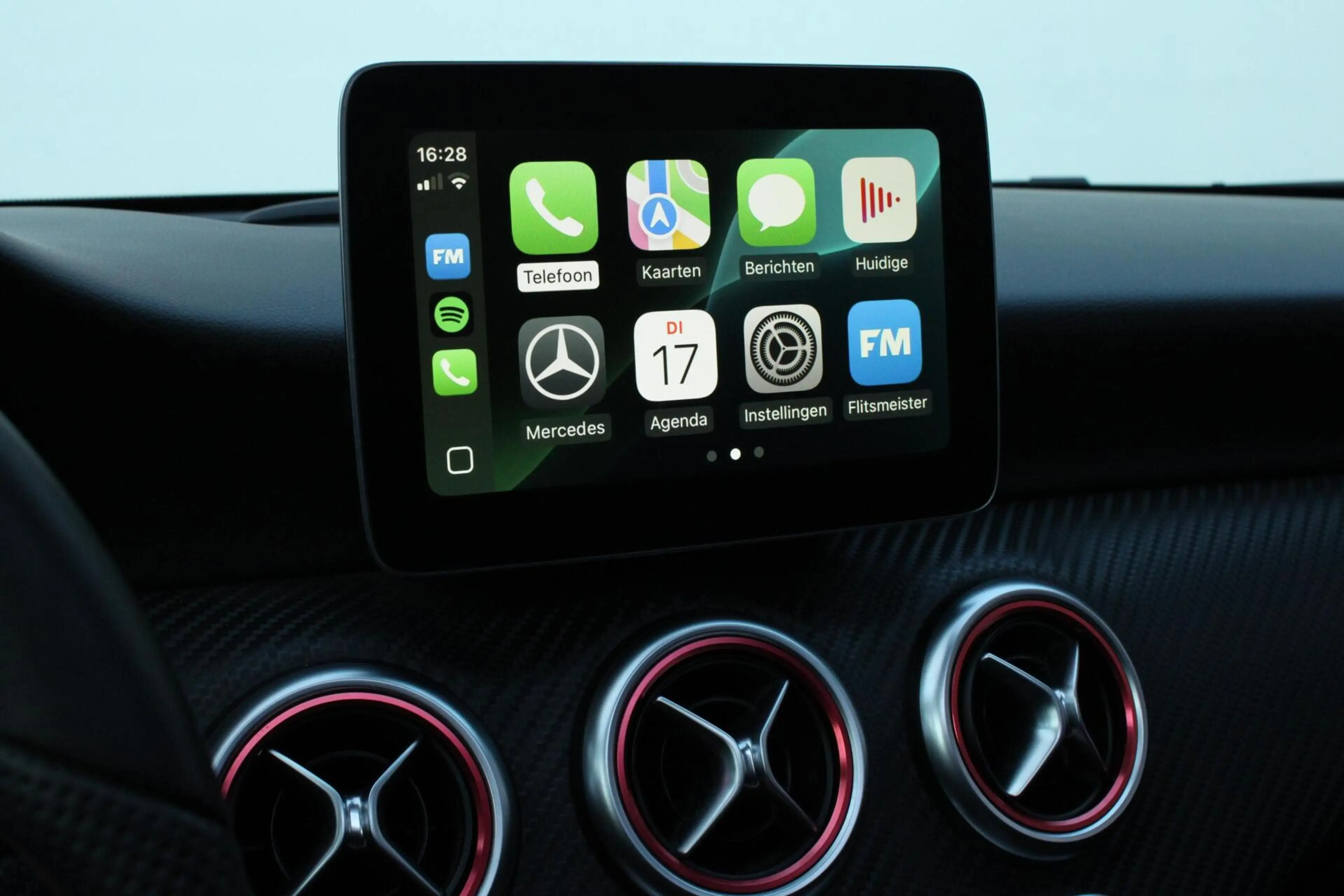 Mercedes-Benz A 180 AMG Night Edition Plus — photo 18
