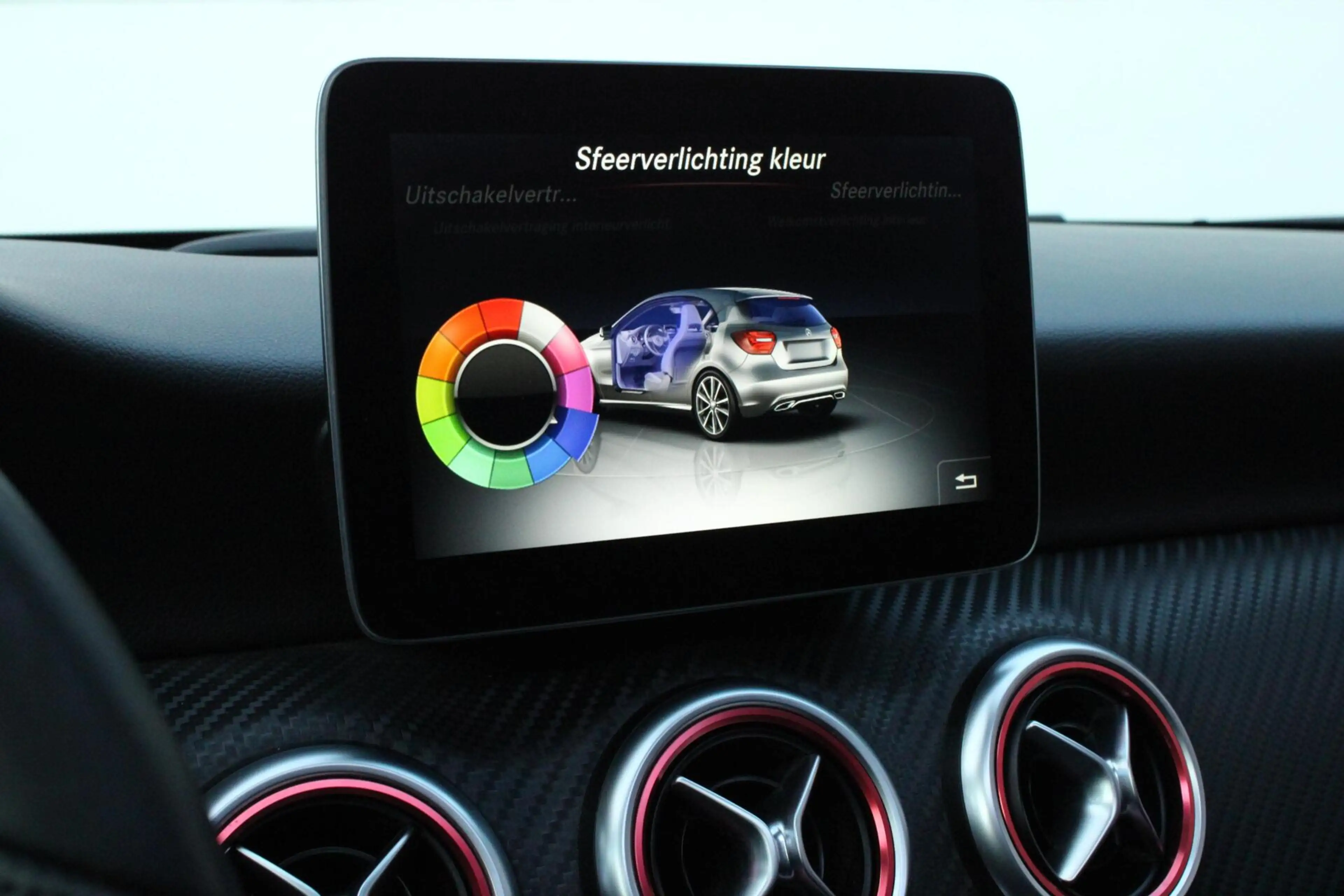 Mercedes-Benz A 180 AMG Night Edition Plus — photo 17
