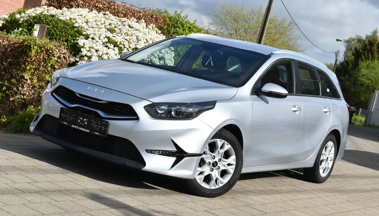 Kia Ceed 1.0 T-GDi *LEZ BXL 2035 * Camera*CarPlay*255€ PAR MOIS SANS ACOMP