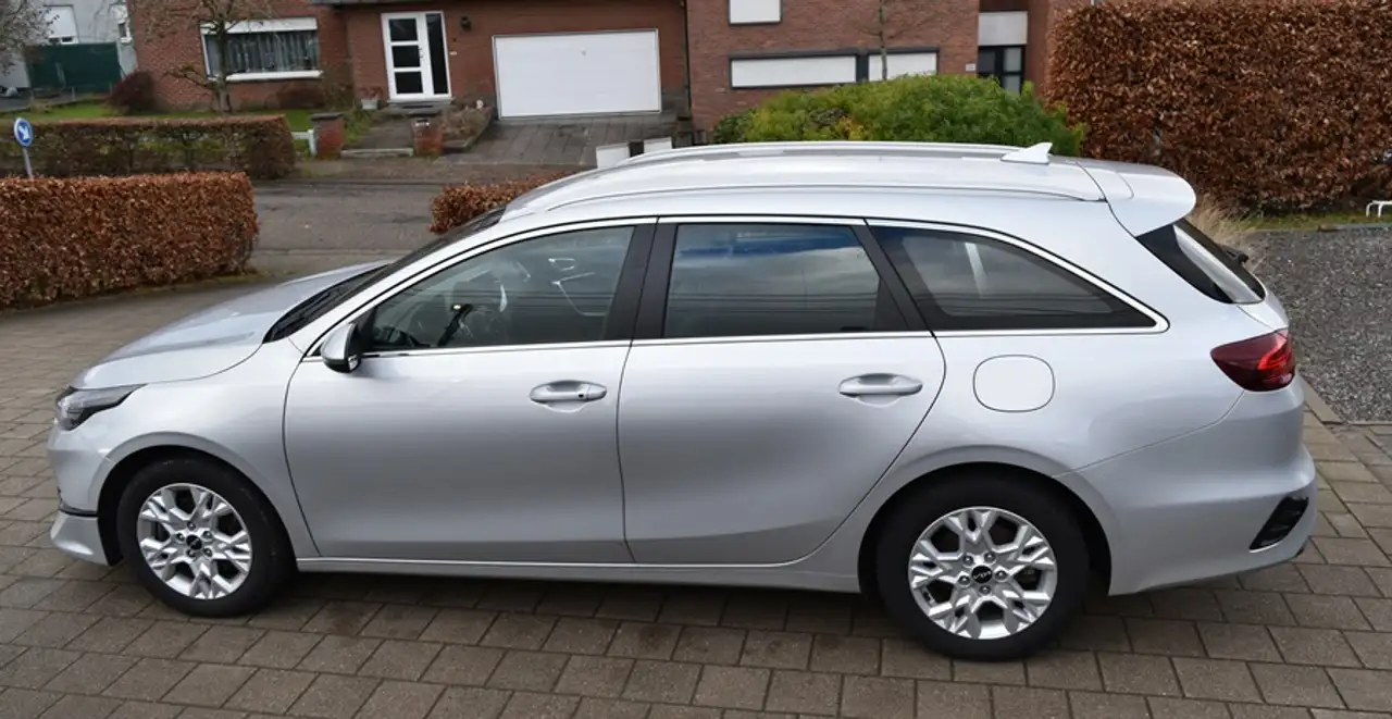 Kia Ceed 1.0 T-GDi *LEZ BXL 2035 * Camera*CarPlay*255€ PAR MOIS SANS ACOMP, миниатюра 4