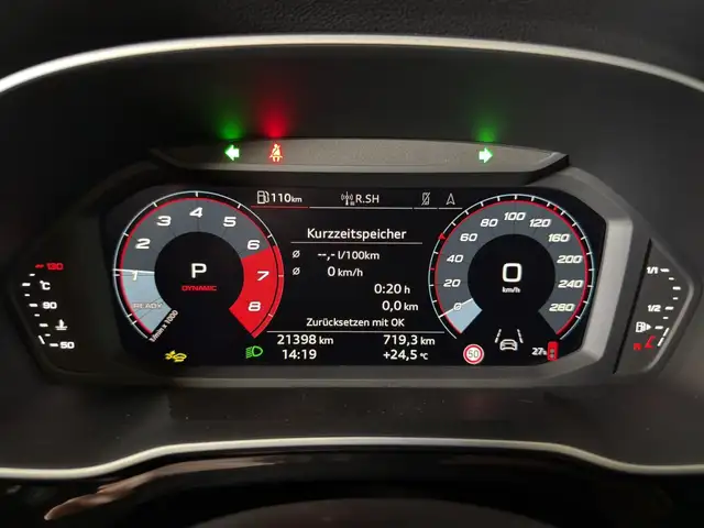 Audi Q3 view 11