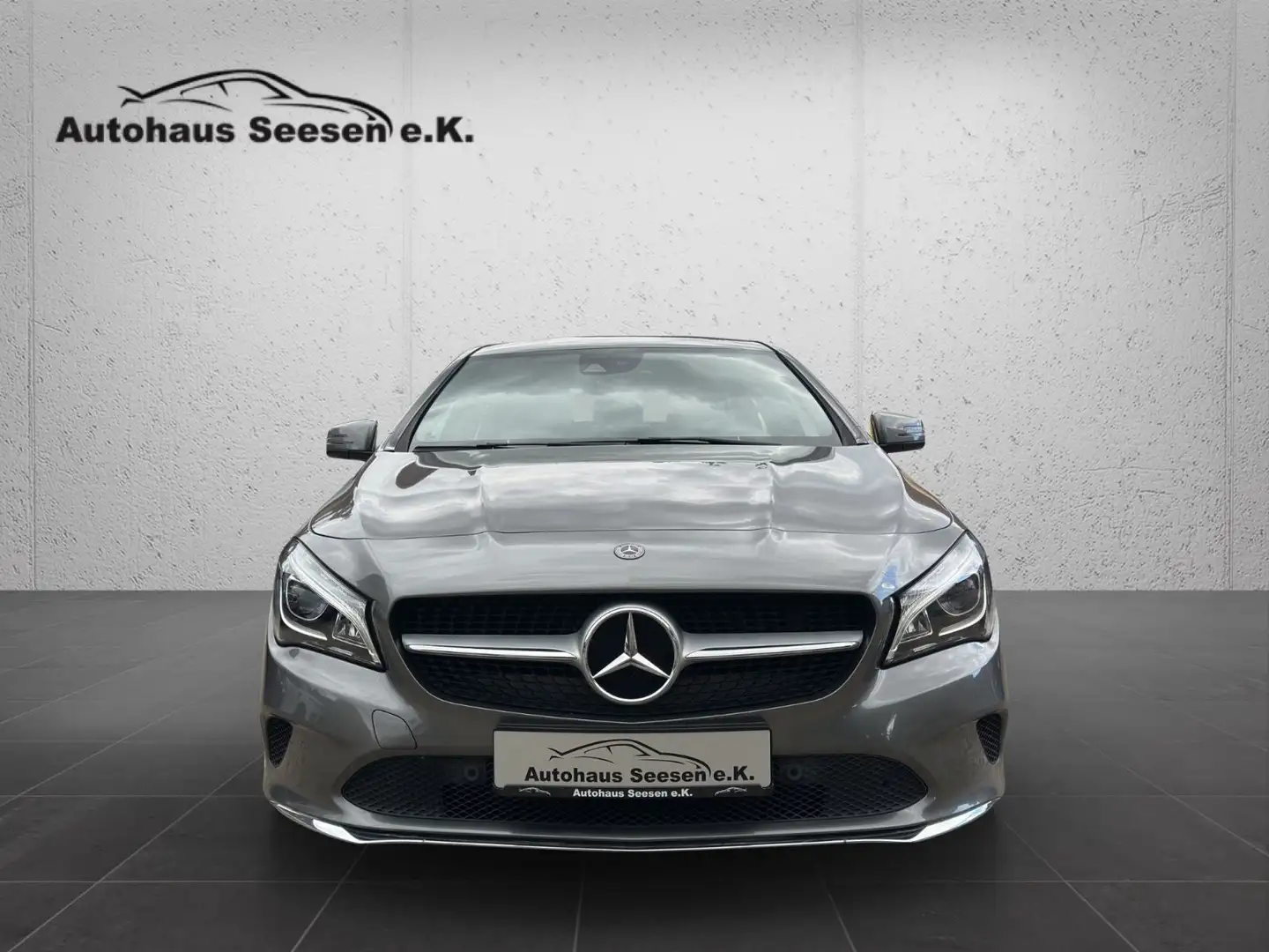 Mercedes-Benz CLA 180 *Navi*LED*Teilleder* Gris - 2