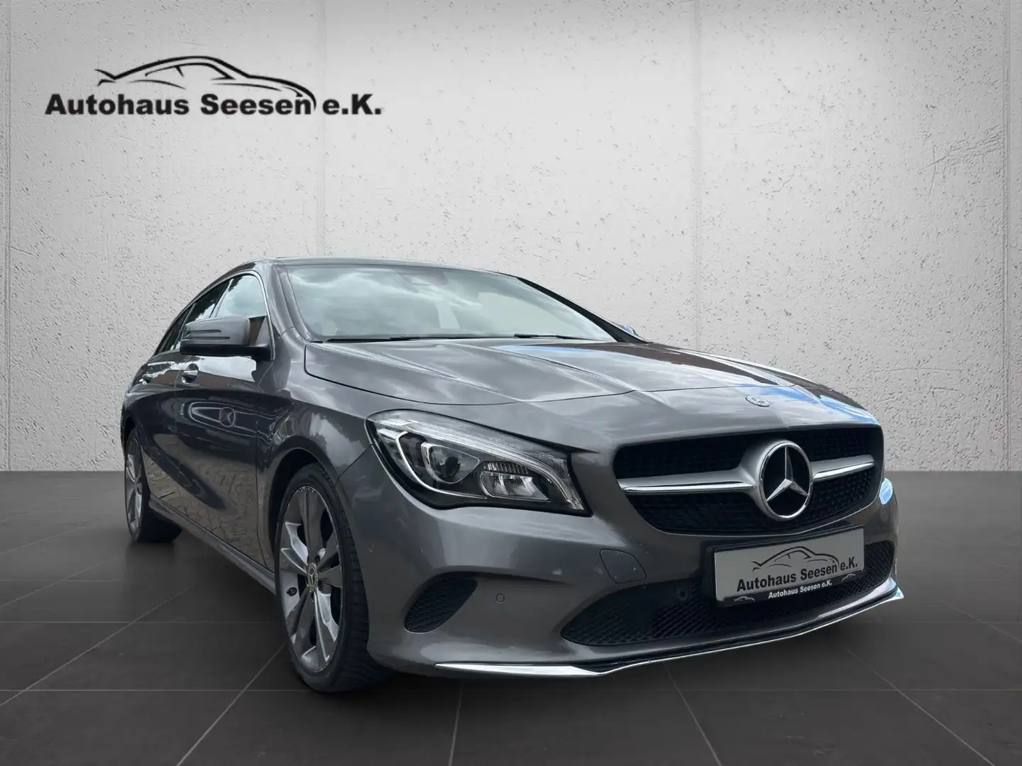 Mercedes-Benz CLA 180 *Navi*LED*Teilleder* Gris - 1