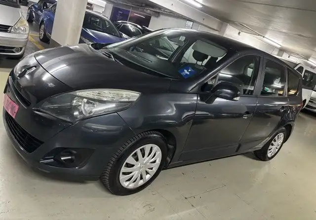 Renault Grand Scenic main image