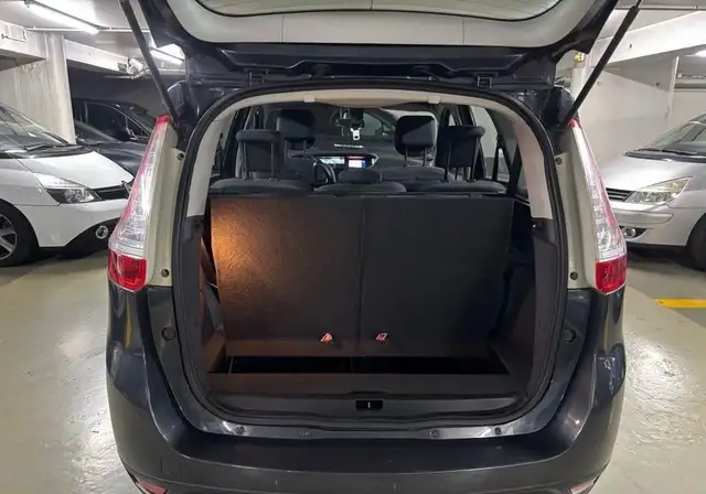 Renault Grand Scenic view 4