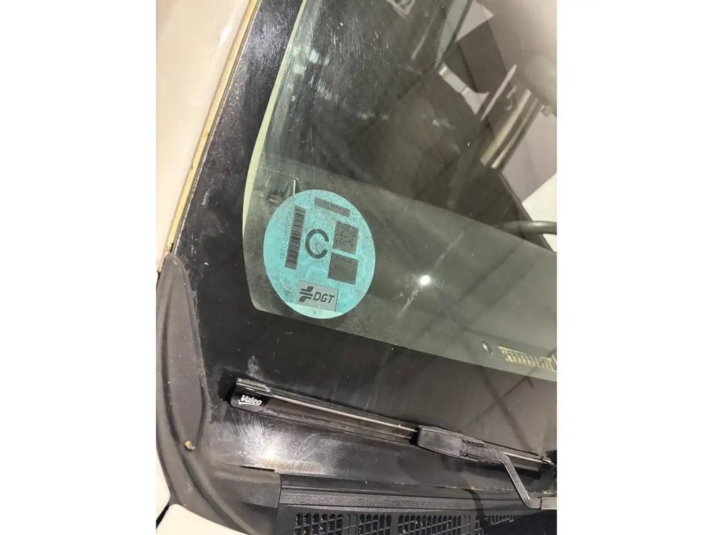 Toyota Hilux Cabina Doble GX Weiß - 2