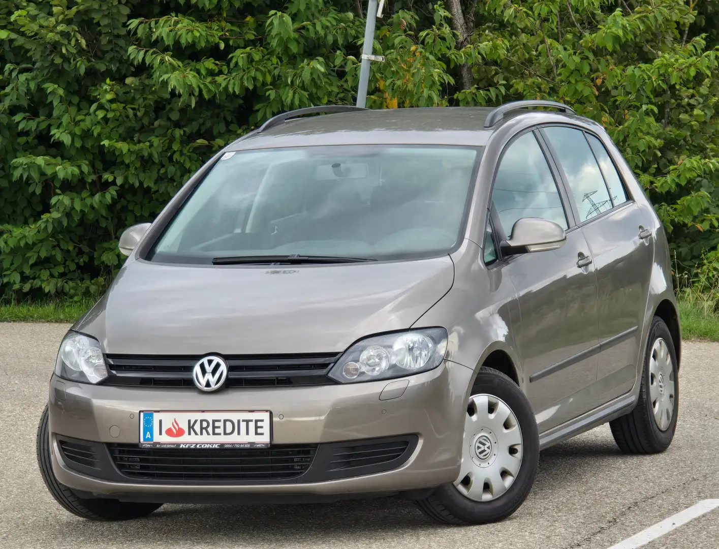 Volkswagen Golf Plus 1,6 TDI Top* Kredit* Anhängerkupplung- PDC* Brun - 1