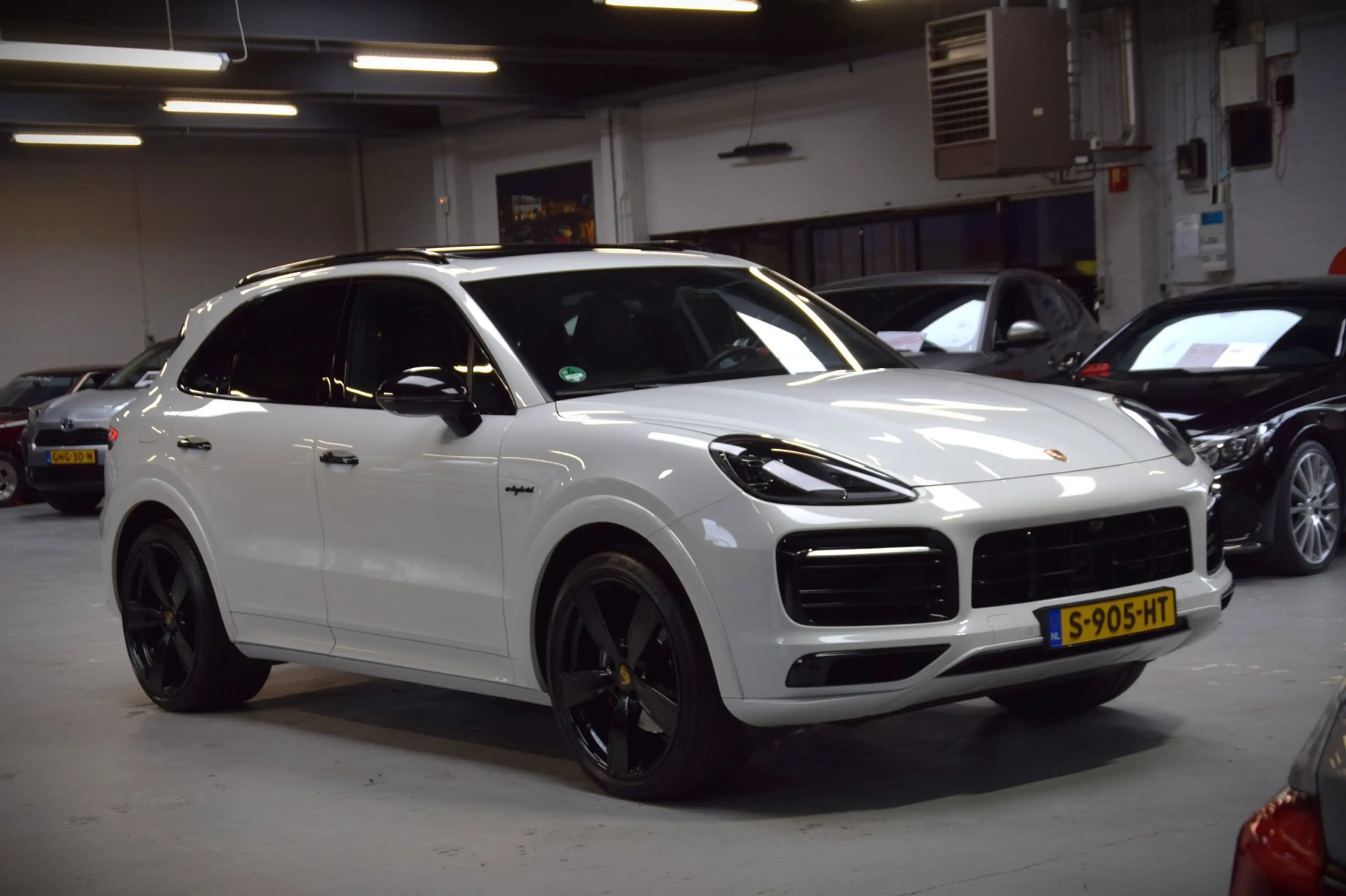 Porsche Cayenne 3.0 E-Hybrid Platinum Edition Navi|Panoramadak|Org — photo 16