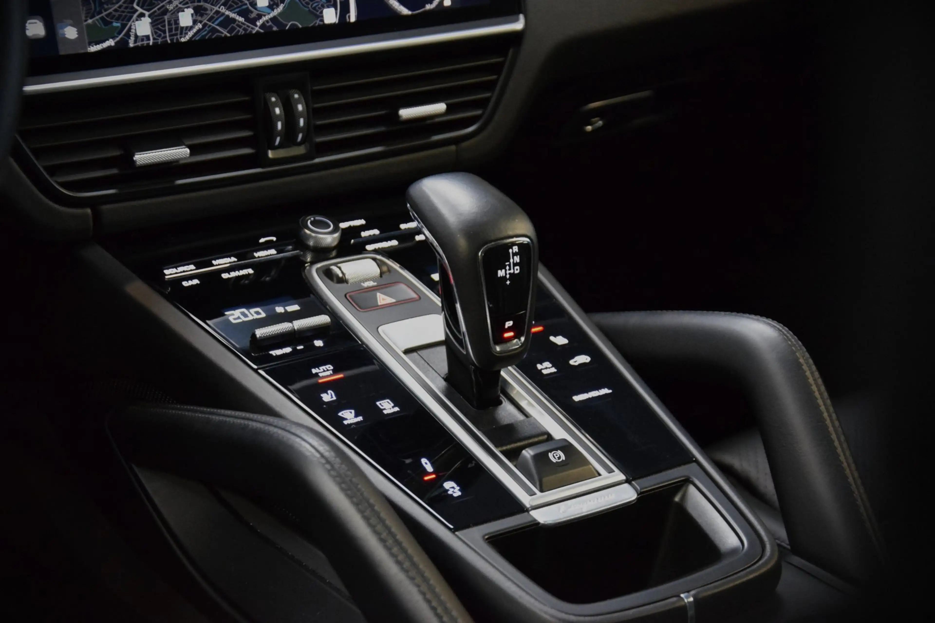 Porsche Cayenne 3.0 E-Hybrid Platinum Edition Navi|Panoramadak|Org — photo 24