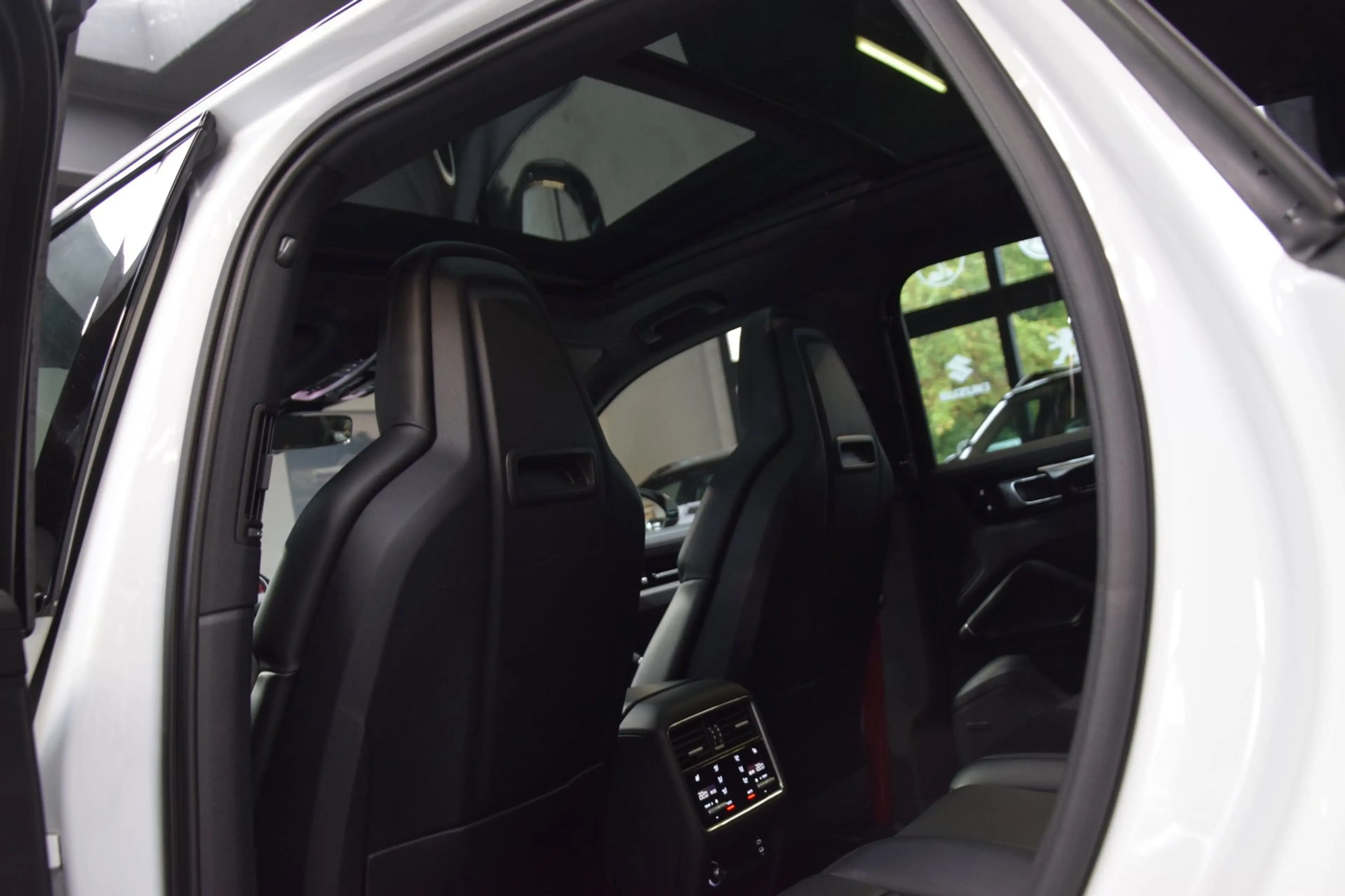 Porsche Cayenne 3.0 E-Hybrid Platinum Edition Navi|Panoramadak|Org — photo 5